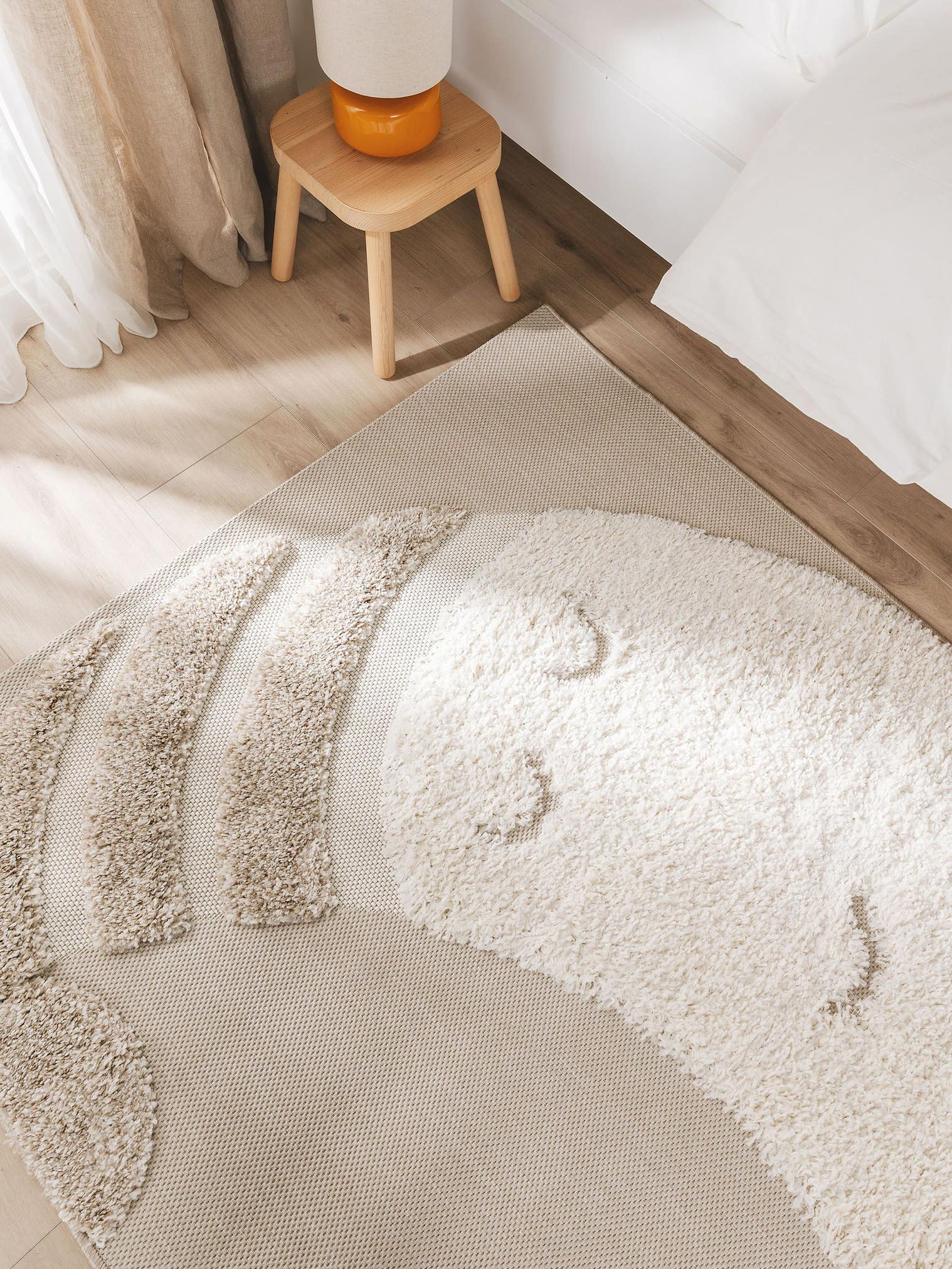 Teppich aus 100% Polypropylen in Beige mit 21 bis 30 mm hohem Flor von Lytte