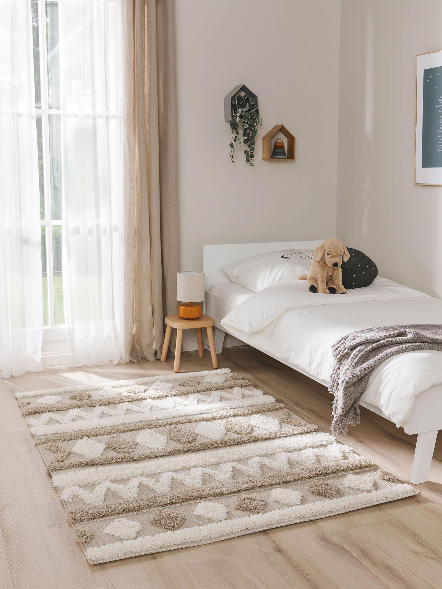 Teppich aus 100% Polypropylen in Beige mit 21 bis 30 mm hohem Flor von Lytte