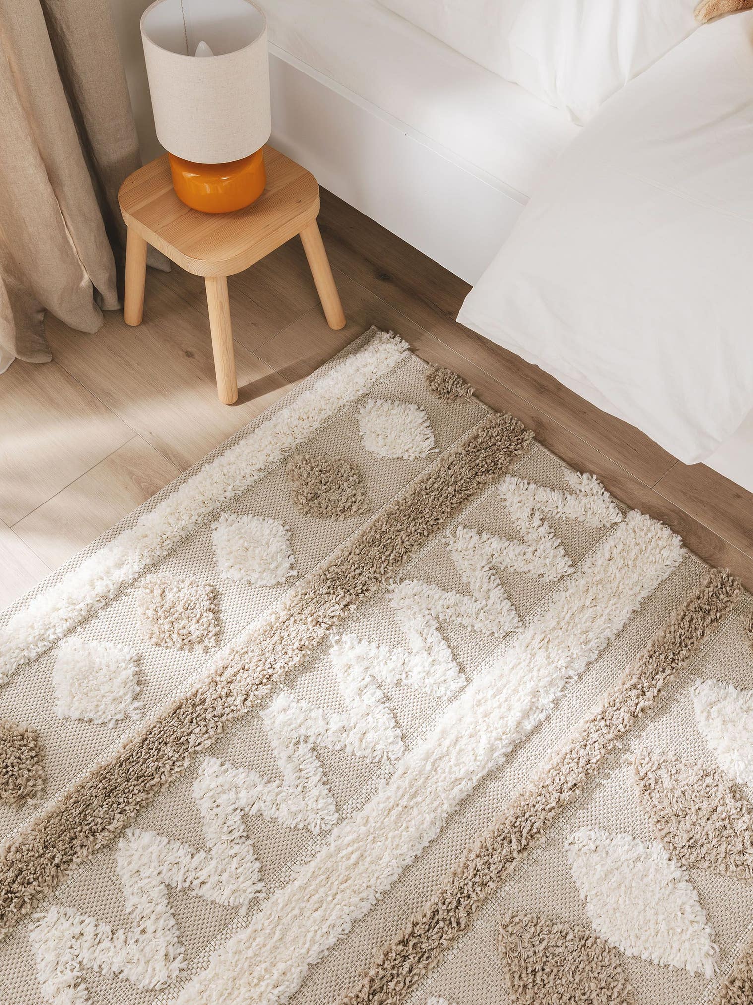 Teppich aus 100% Polypropylen in Beige mit 21 bis 30 mm hohem Flor von Lytte