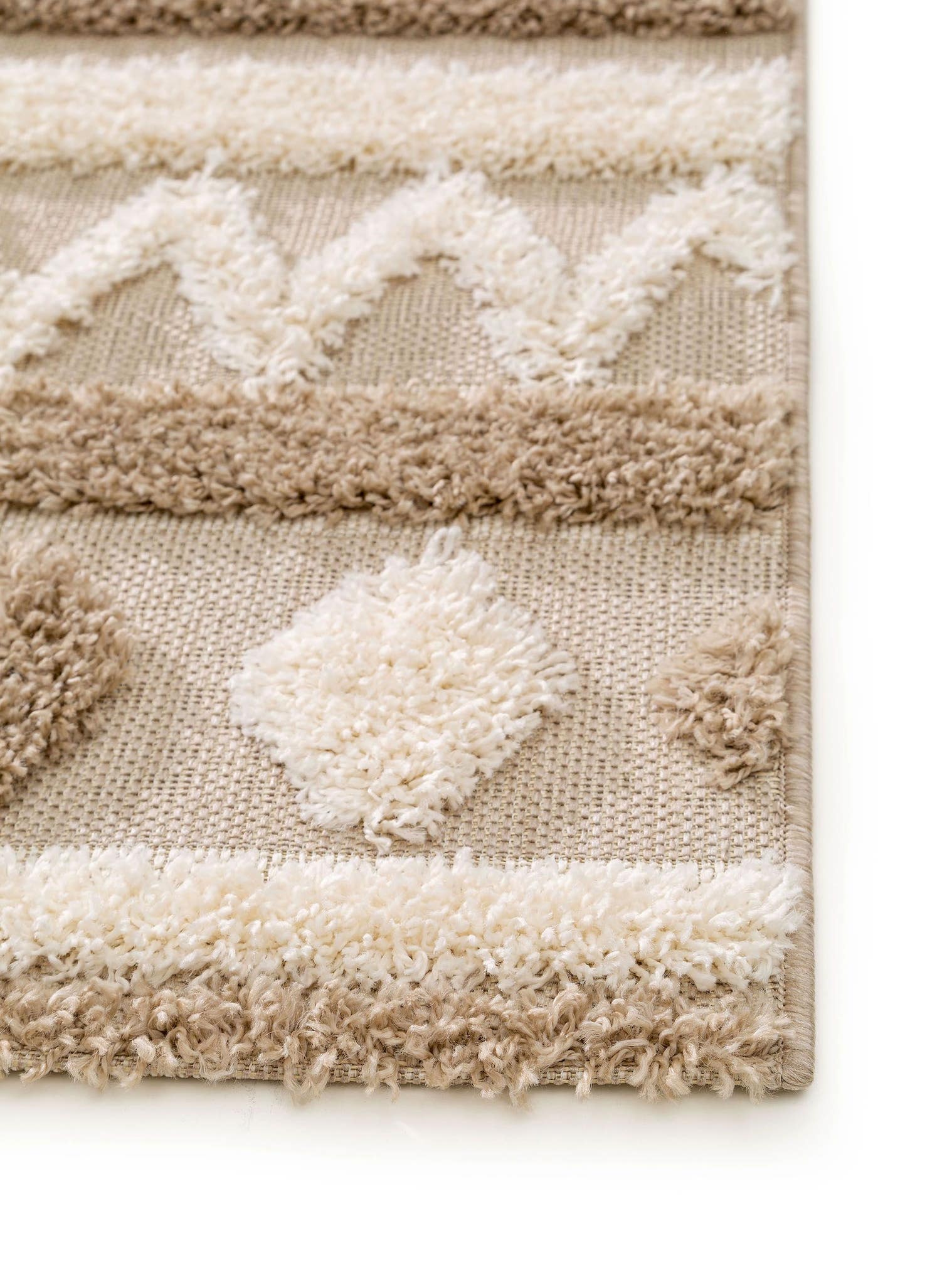 Teppich aus 100% Polypropylen in Beige mit 21 bis 30 mm hohem Flor von Lytte