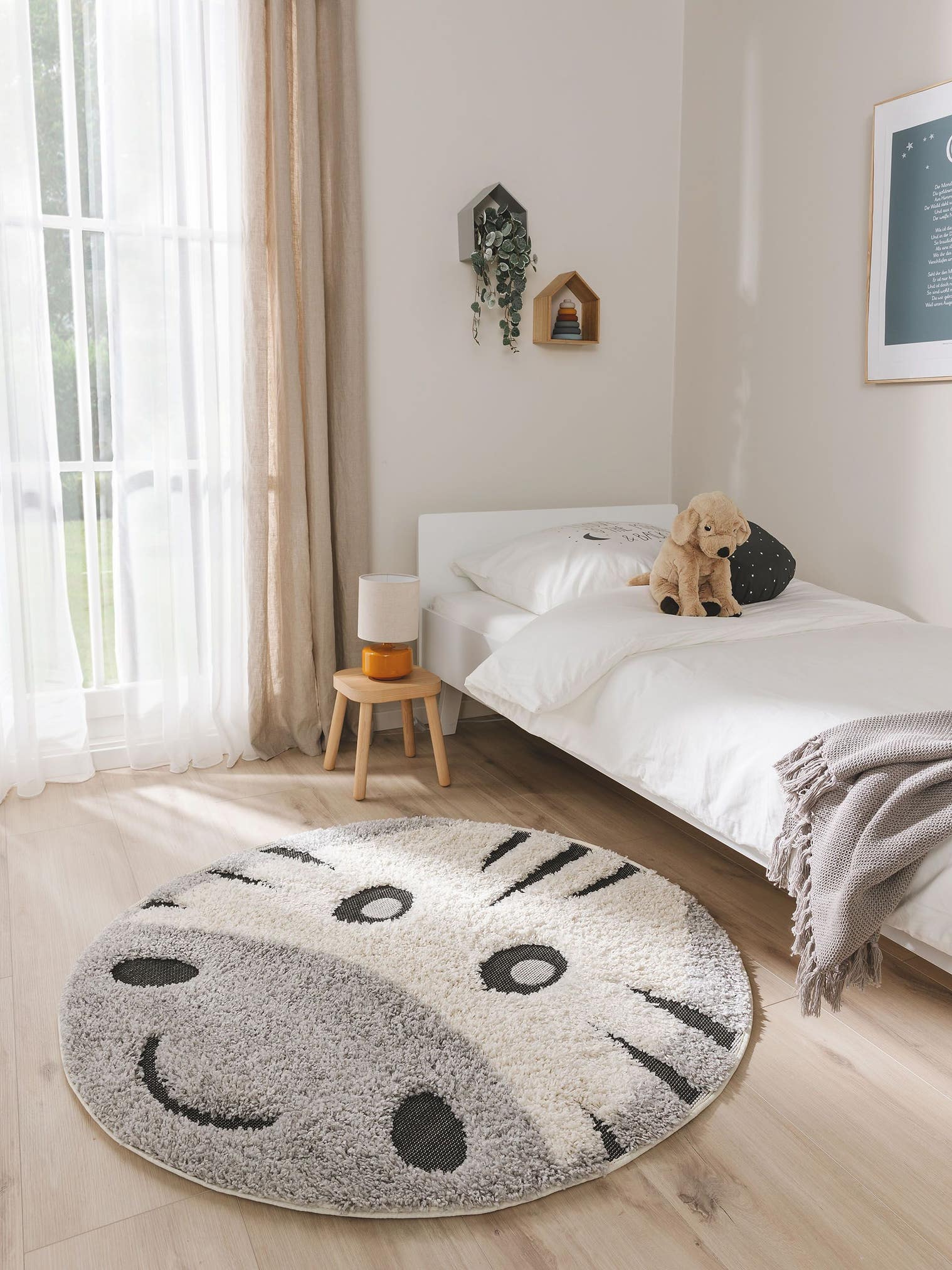 Teppich aus 100% Polypropylen in Grau mit 21 bis 30 mm hohem Flor von Lytte