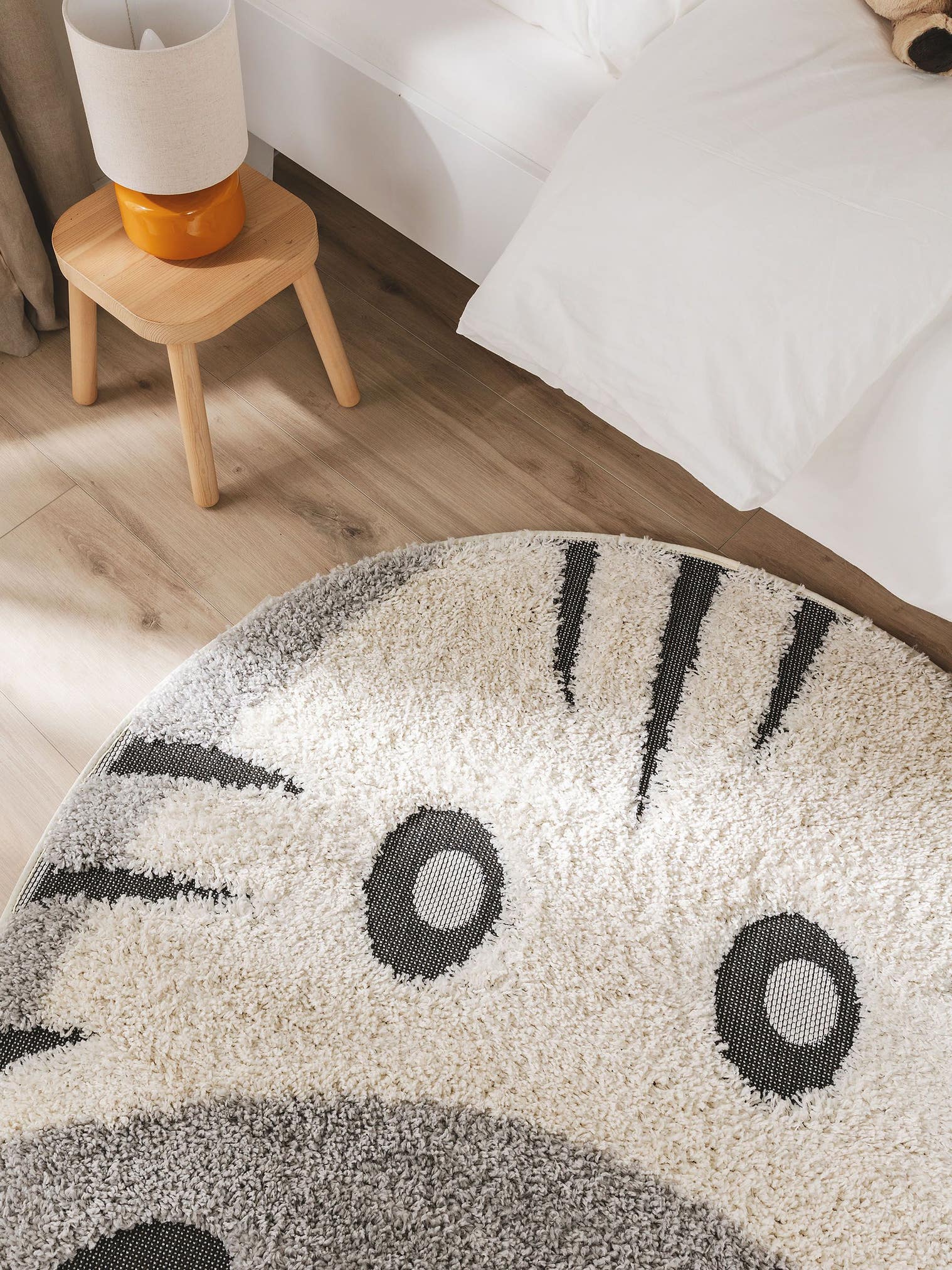 Teppich aus 100% Polypropylen in Grau mit 21 bis 30 mm hohem Flor von Lytte