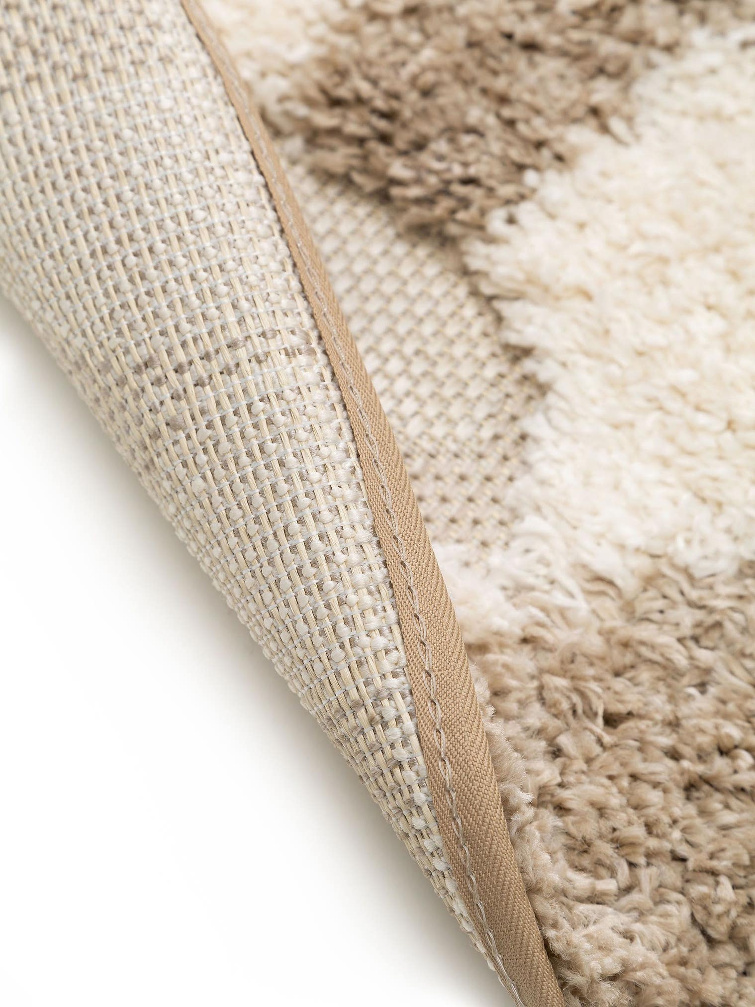 Teppich aus 100% Polypropylen in Beige mit 21 bis 30 mm hohem Flor von Lytte