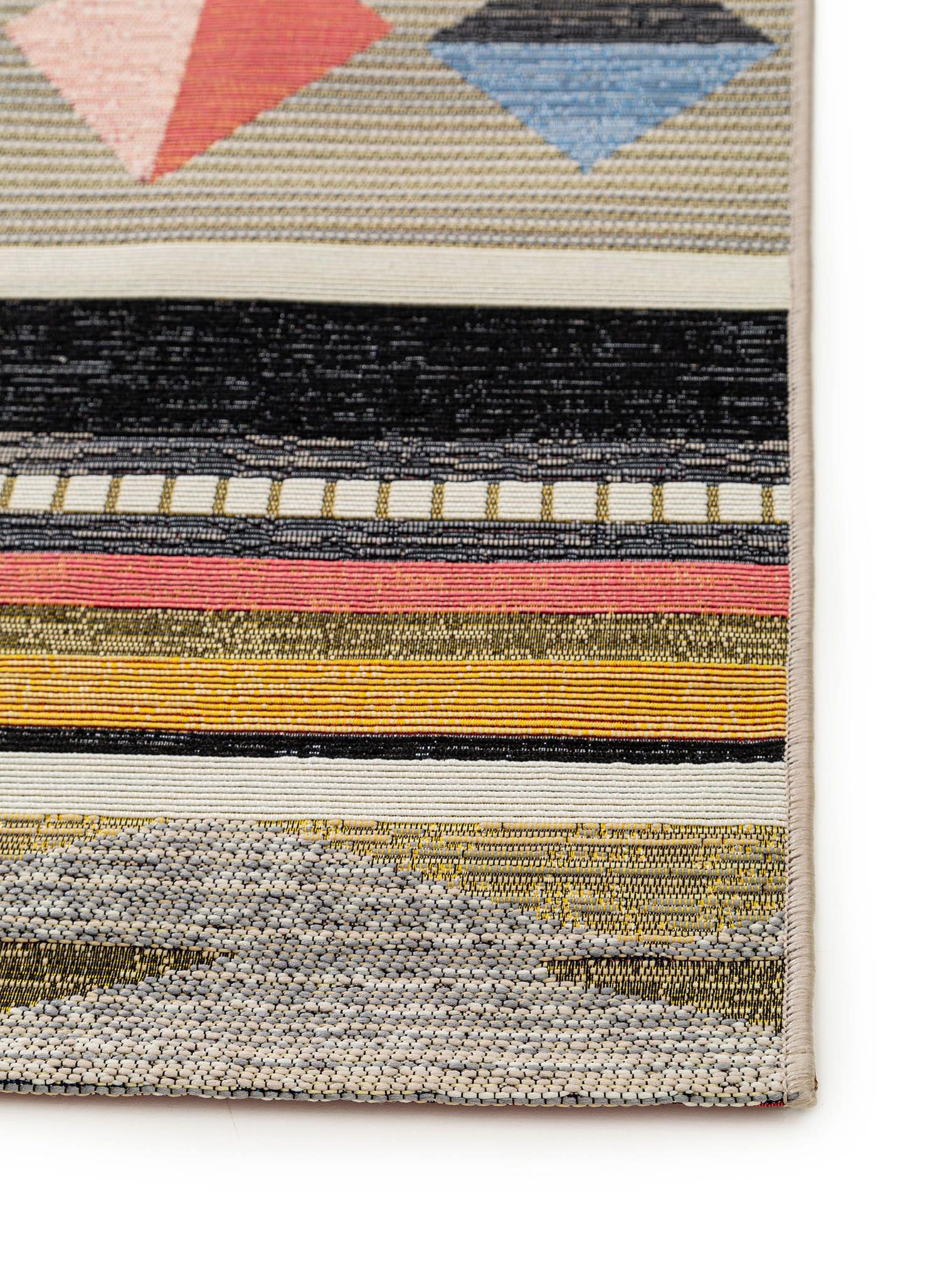 Teppich aus 76% Polypropylen, 23% Polyester, 1% Latex in Multicolor mit bis 5 mm hohem Flor von benuta Nest