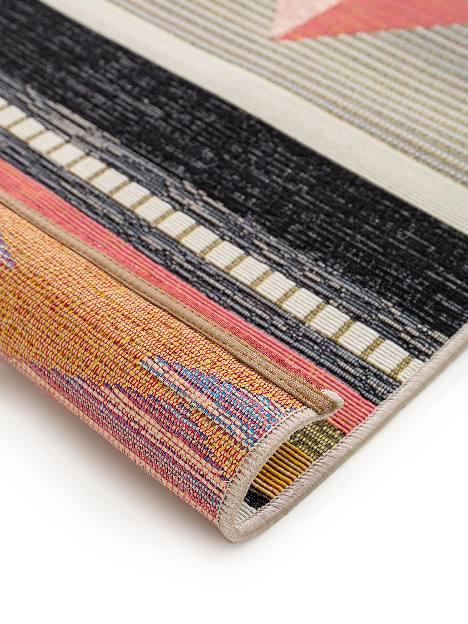 Teppich aus 76% Polypropylen, 23% Polyester, 1% Latex in Multicolor mit bis 5 mm hohem Flor von benuta Nest