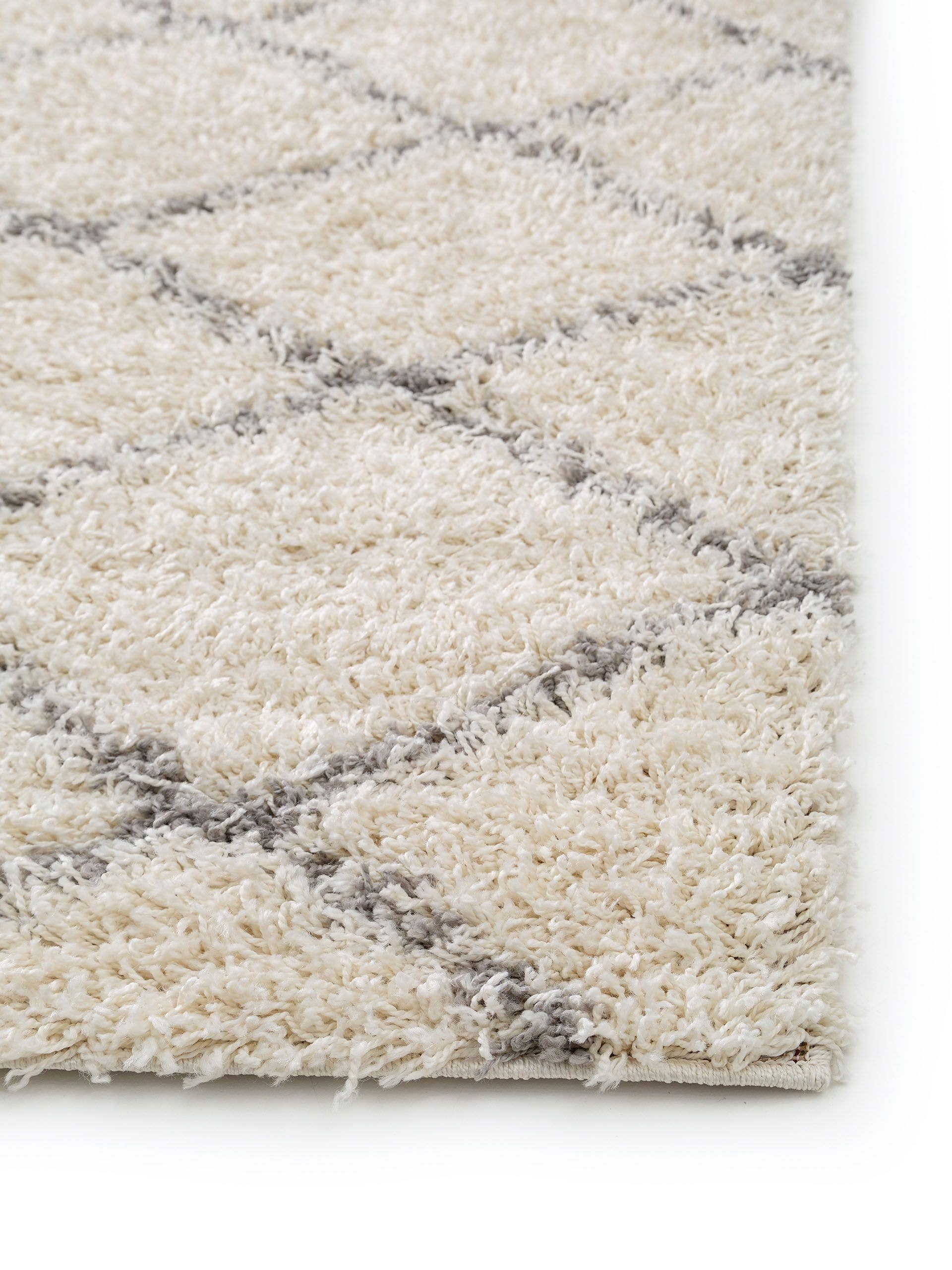 Rug made of 100% Polypropylene in Beige with a 31 - 40 mm high pile by benuta Pop