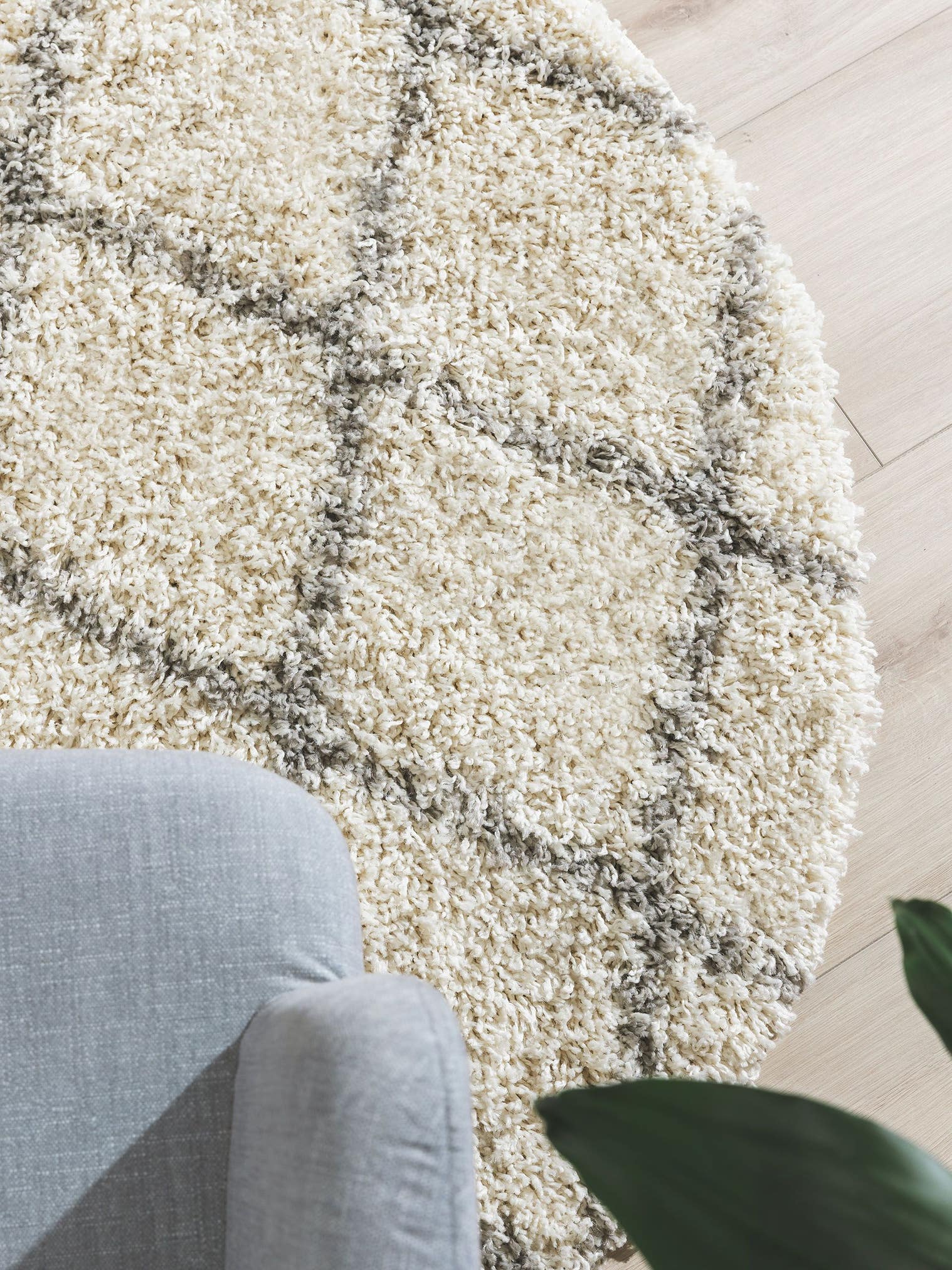 Tapijt van 100% Polypropyleen in Beige met een 31 - 40 mm hoge pool van benuta Pop