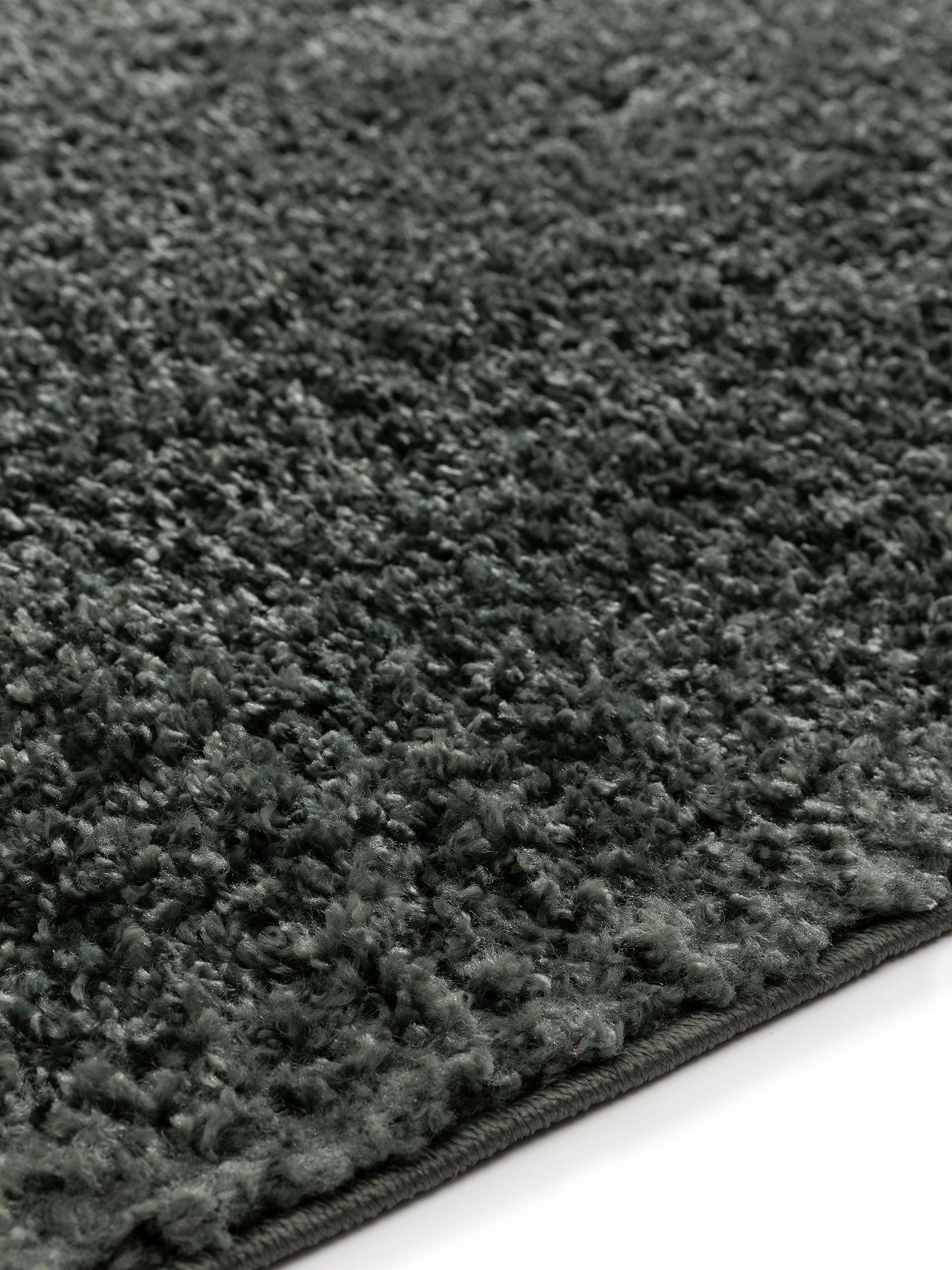 Rug made of 100% Polypropylene in Black with a 31 - 40 mm high pile by benuta Basic