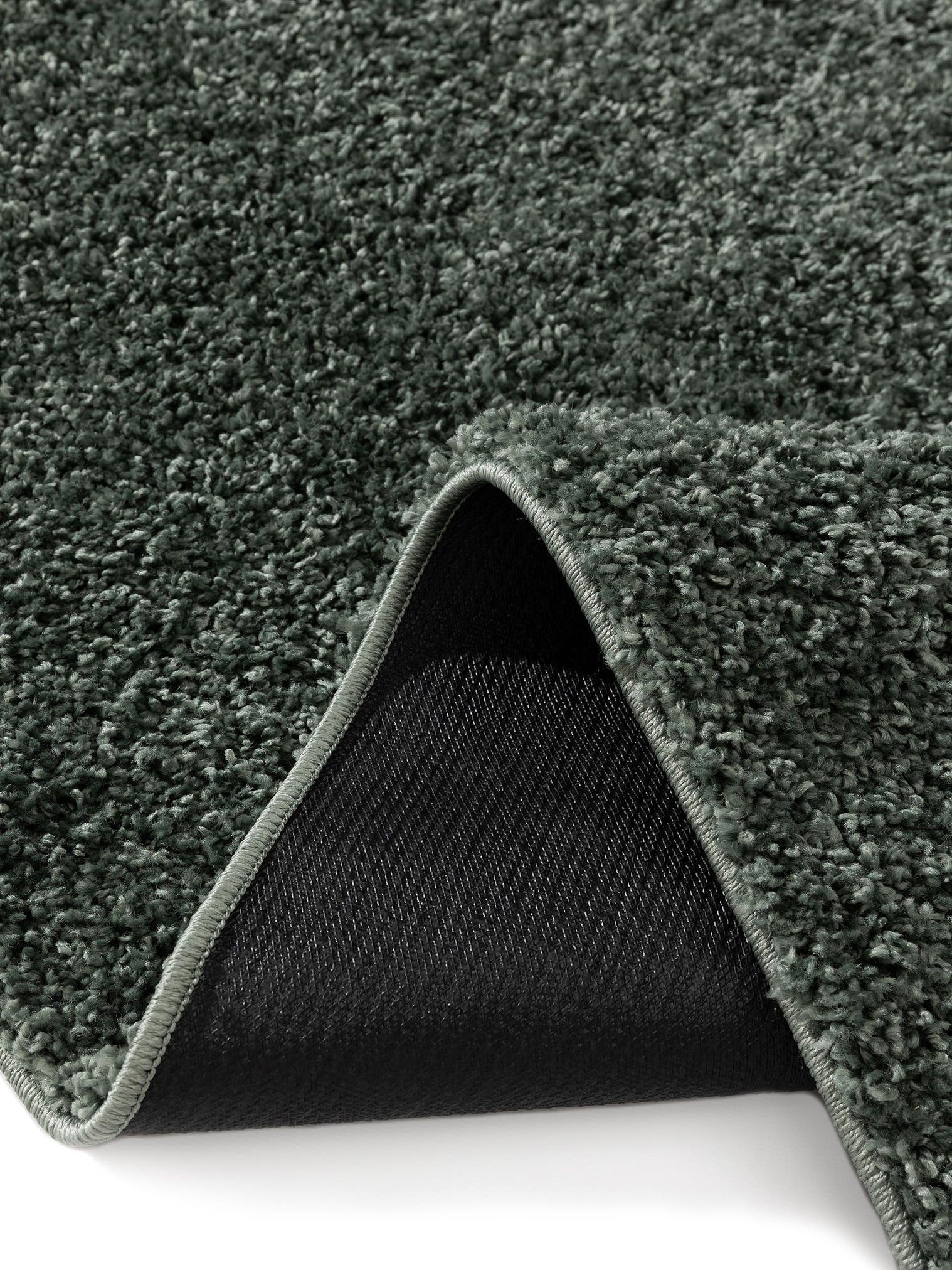 Rug made of 100% Polypropylene in Black with a 31 - 40 mm high pile by benuta Basic