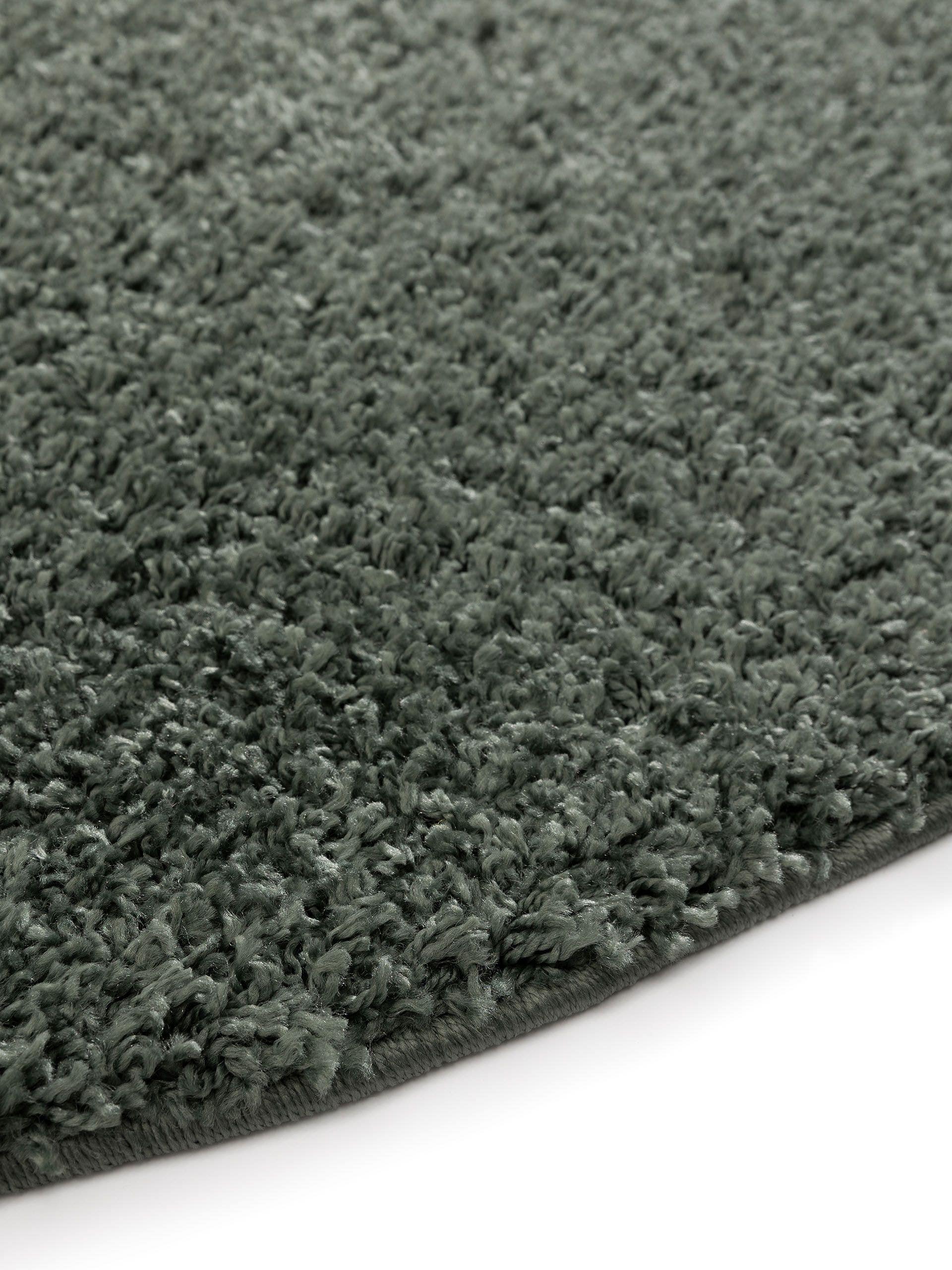 Rug made of 100% Polypropylene in Black with a 31 - 40 mm high pile by benuta Basic