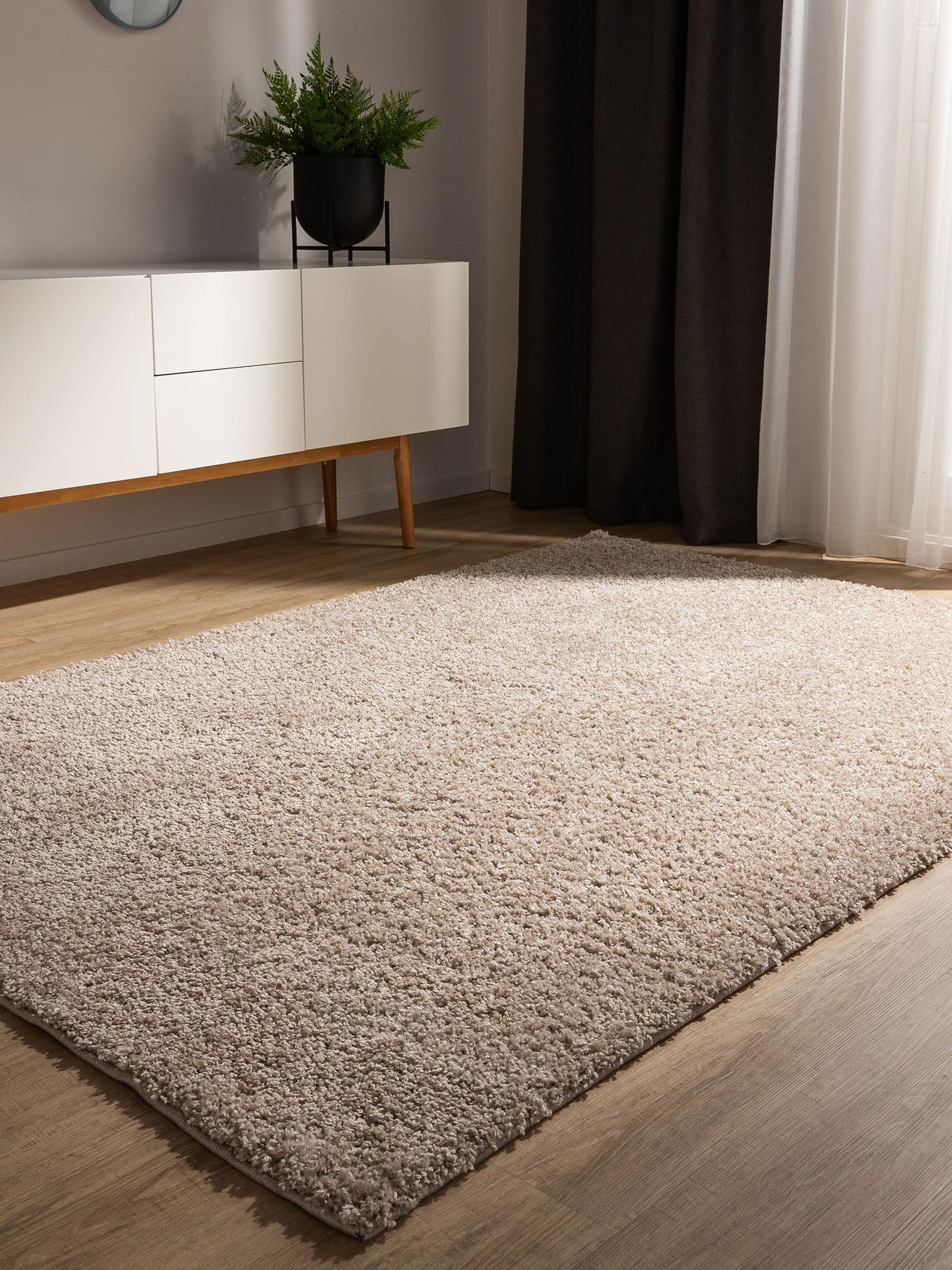 Tapijt van 100% Polypropyleen in Beige met een 31 - 40 mm hoge pool van benuta Basic