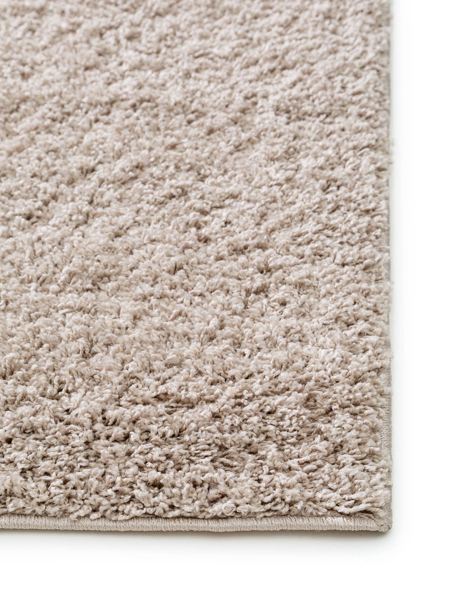 Rug made of 100% Polypropylene in Beige with a 31 - 40 mm high pile by benuta Pop