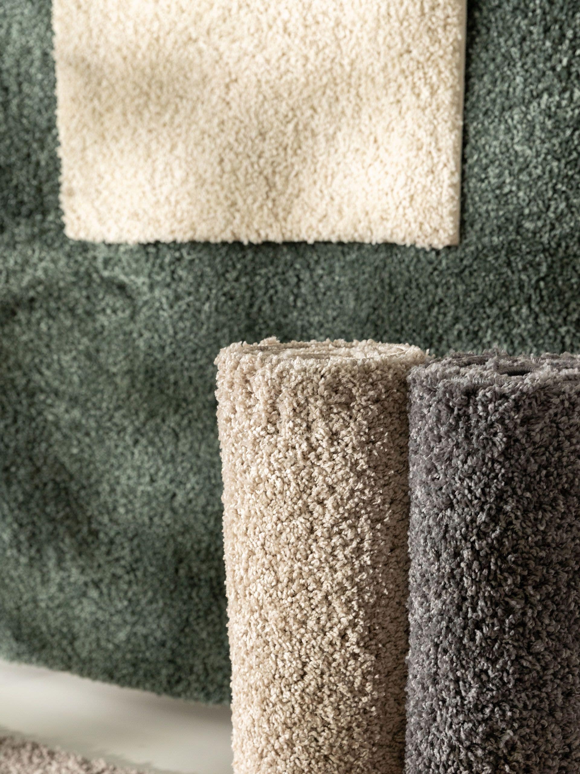 Rug made of 100% Polypropylene in Beige with a 31 - 40 mm high pile by benuta Basic