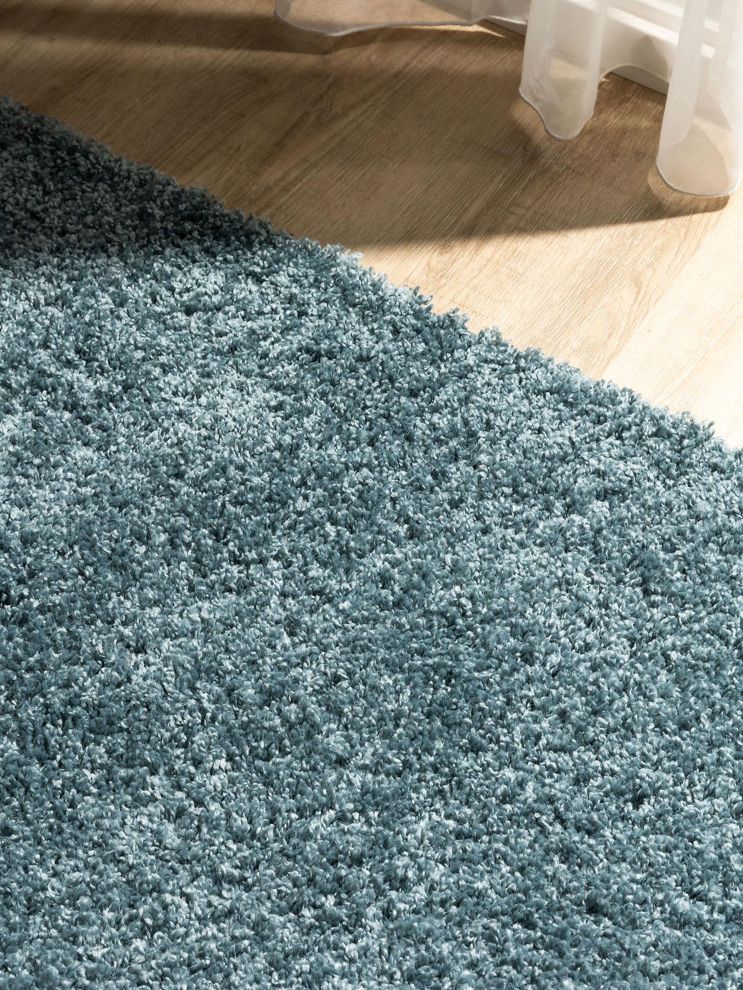 Teppich aus 100% Polypropylen in Blau mit 31 bis 40 mm hohem Flor von benuta Basic