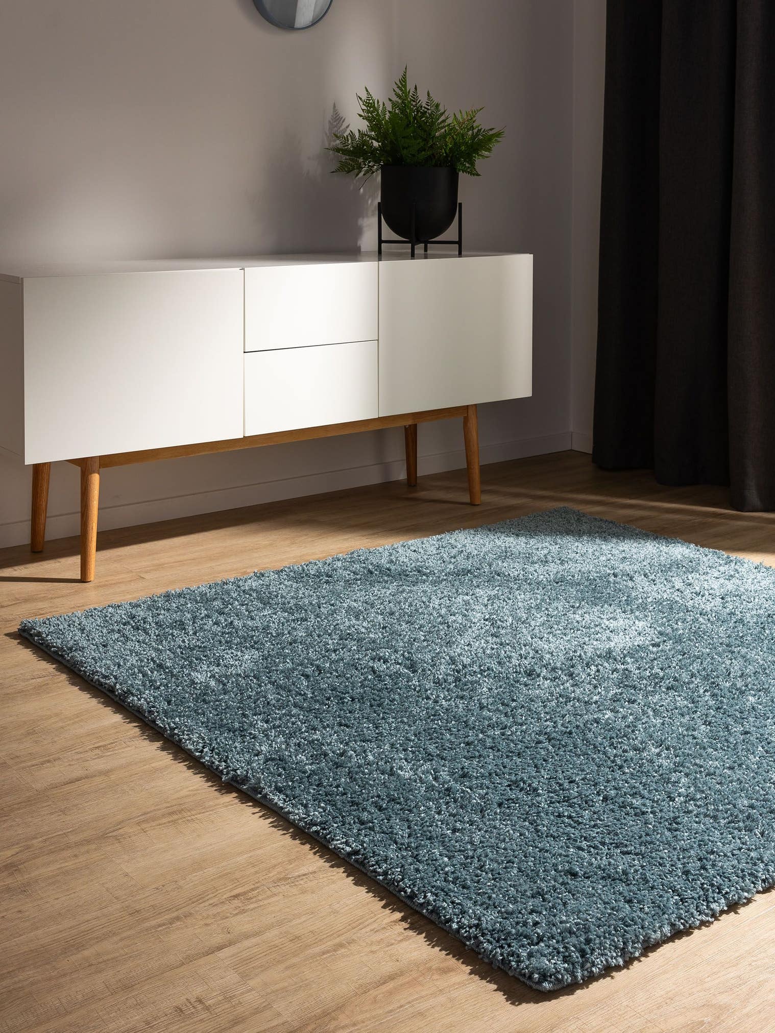 Teppich aus 100% Polypropylen in Blau mit 31 bis 40 mm hohem Flor von benuta Basic