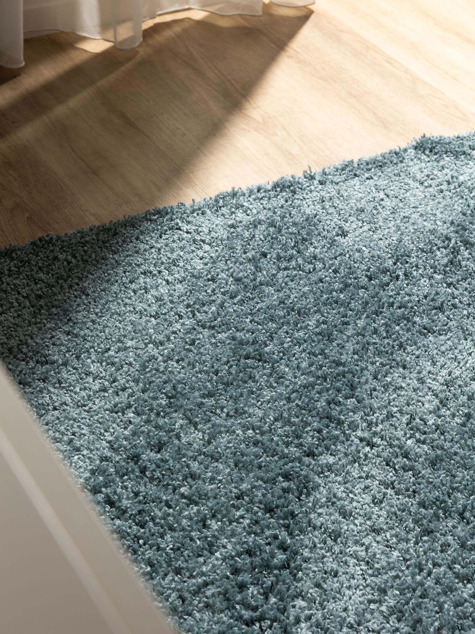 Teppich aus 100% Polypropylen in Blau mit 31 bis 40 mm hohem Flor von benuta Basic
