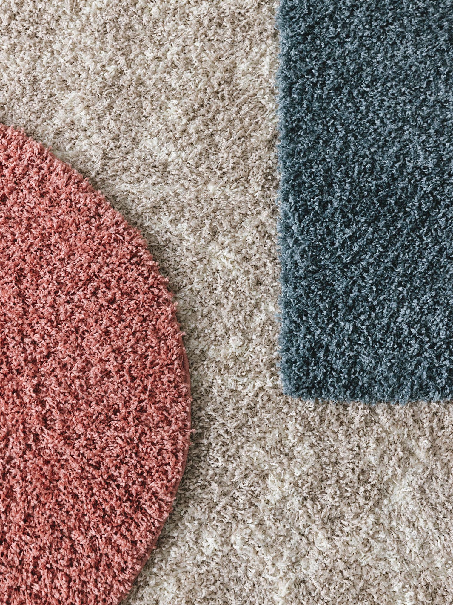 Teppich aus 100% Polypropylen in Blau mit 31 bis 40 mm hohem Flor von benuta Basic