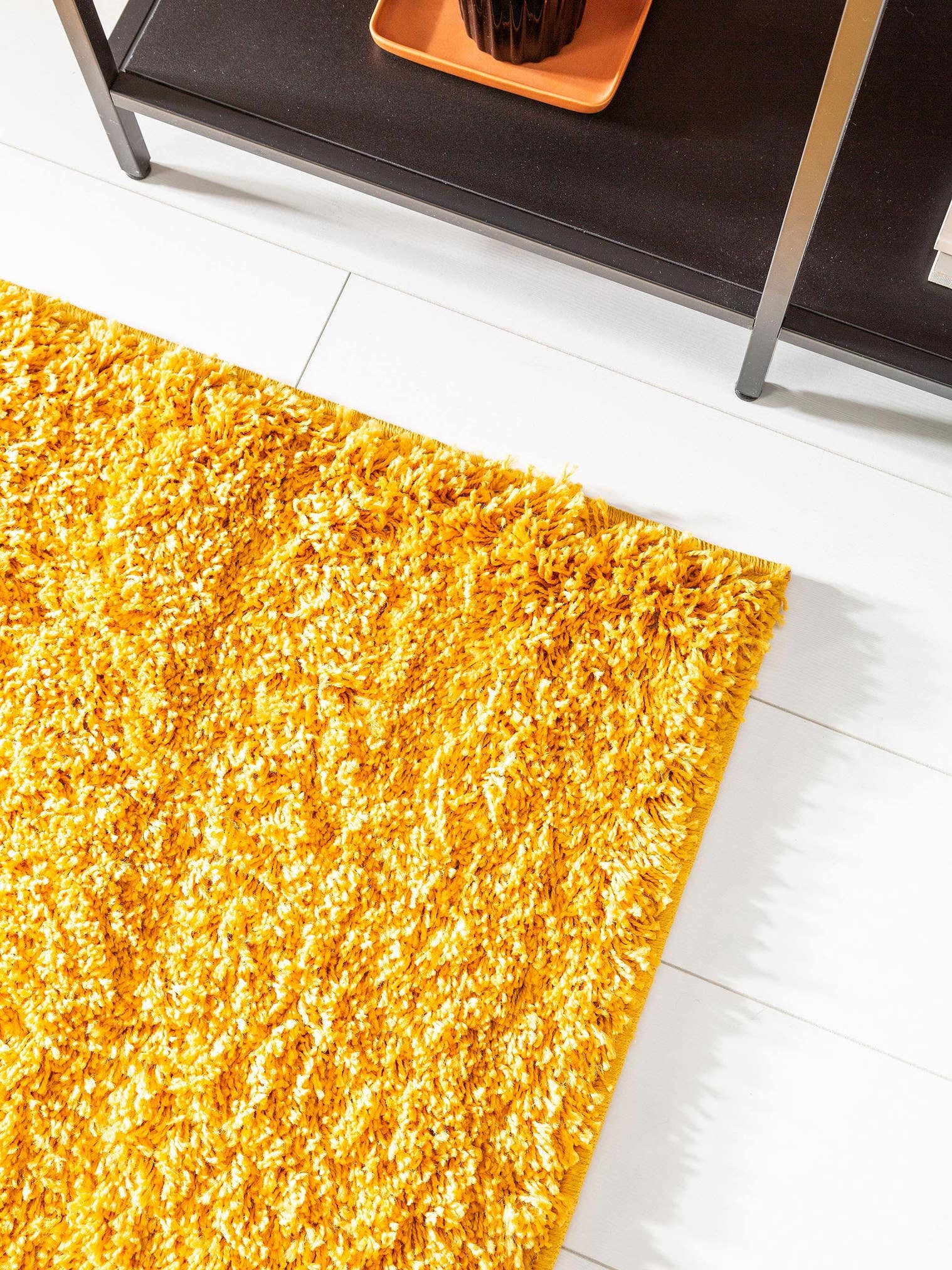 Teppich aus 100% Polypropylen in Gelb mit 31 bis 40 mm hohem Flor von benuta Basic