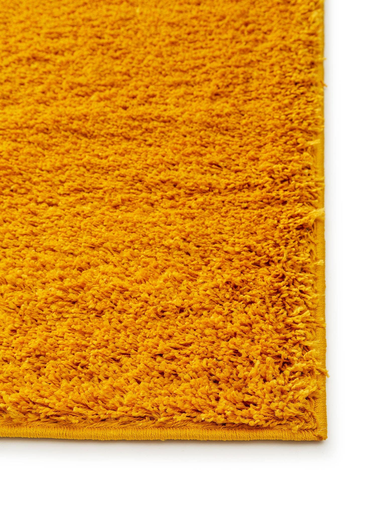 Teppich aus 100% Polypropylen in Gelb mit 31 bis 40 mm hohem Flor von benuta Basic