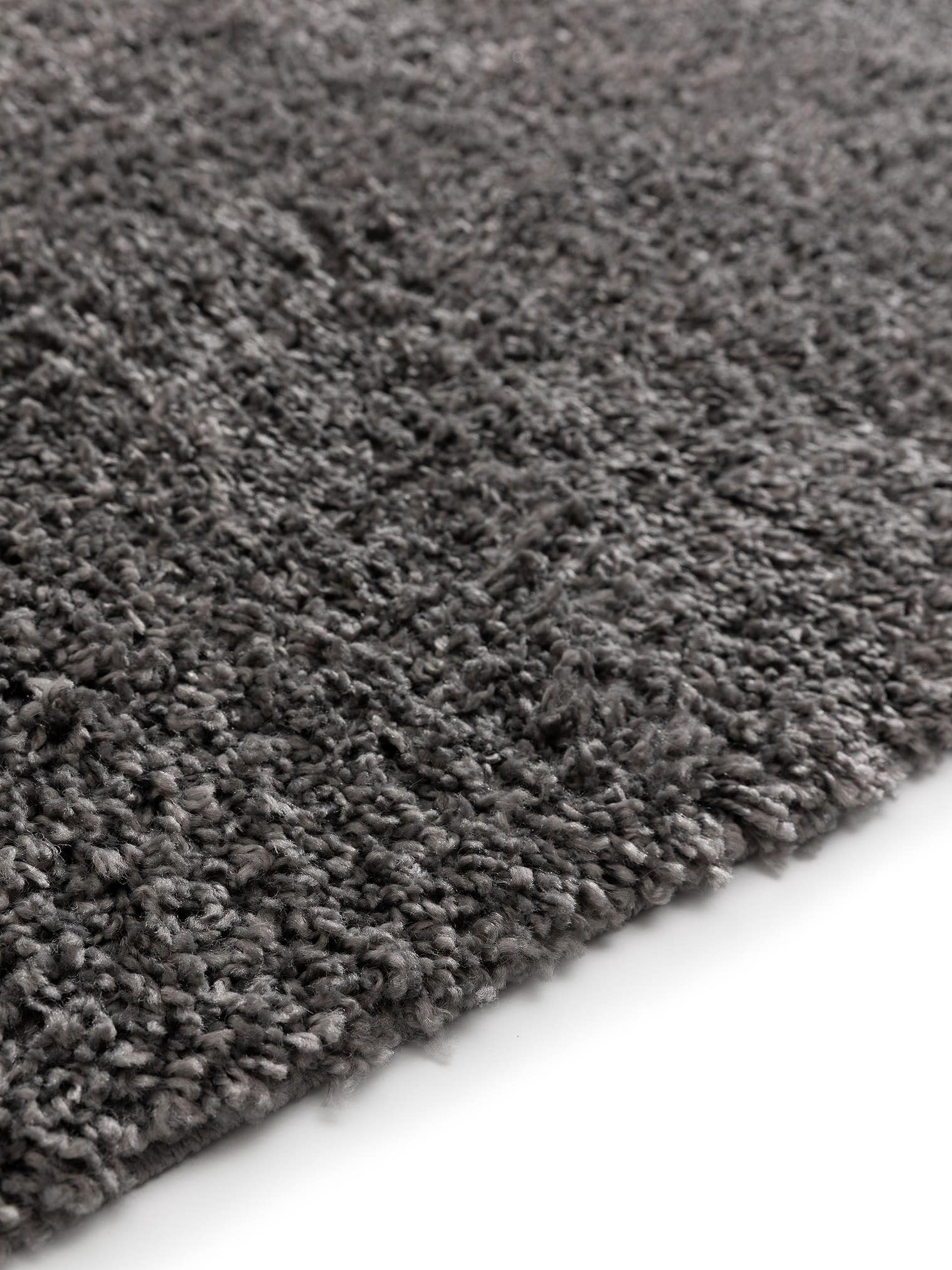 Teppich aus 100% Polypropylen in Grau mit 31 bis 40 mm hohem Flor von benuta Basic