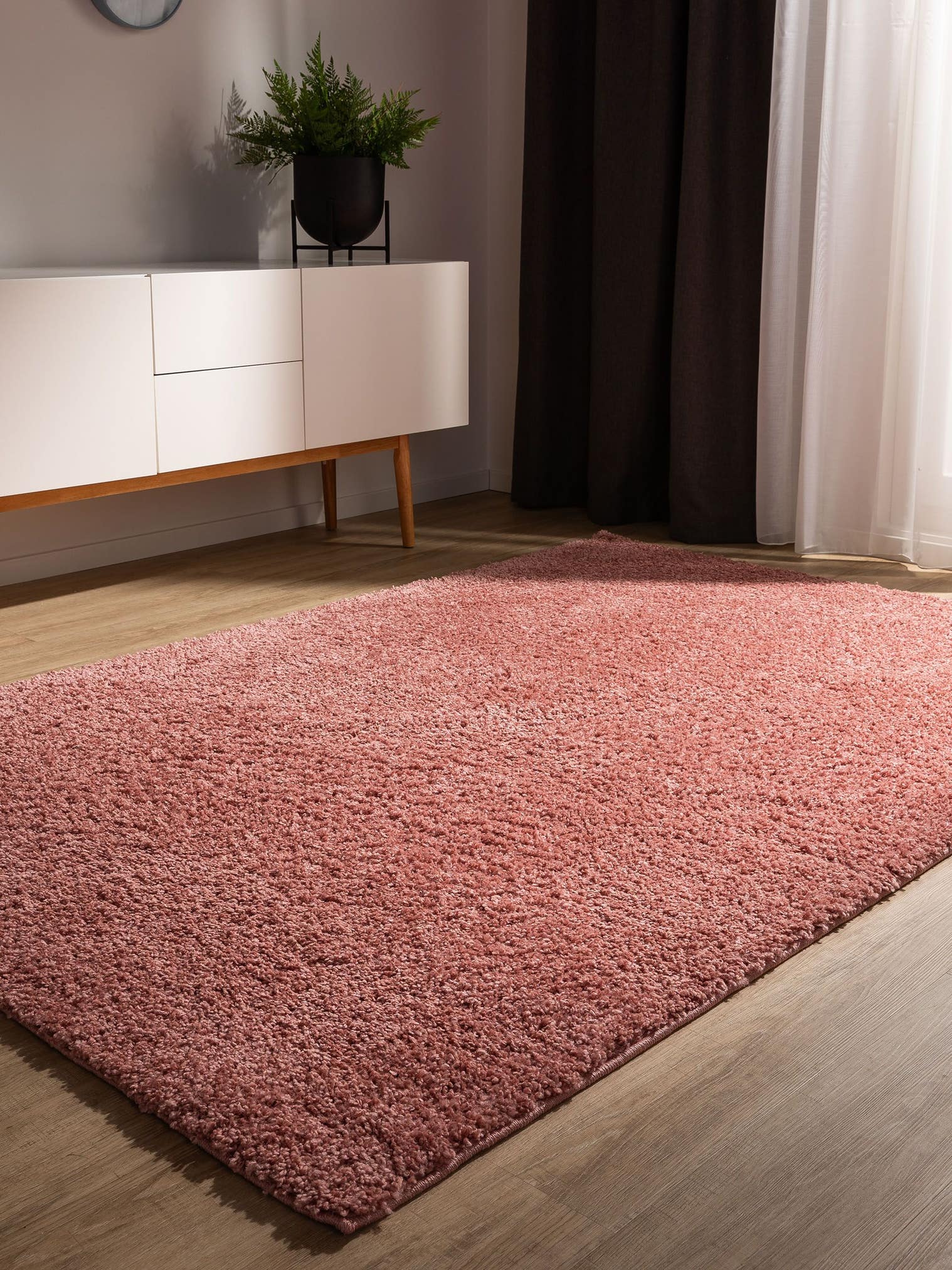Teppich aus 100% Polypropylen in Rosa mit 31 bis 40 mm hohem Flor von benuta Basic
