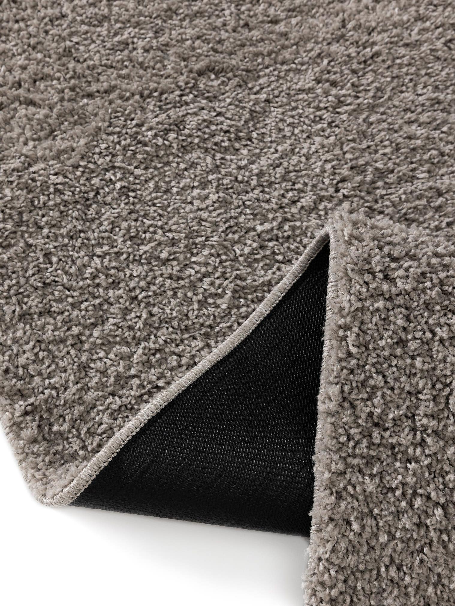 Teppich aus 100% Polypropylen in Grau mit 31 bis 40 mm hohem Flor von benuta Basic