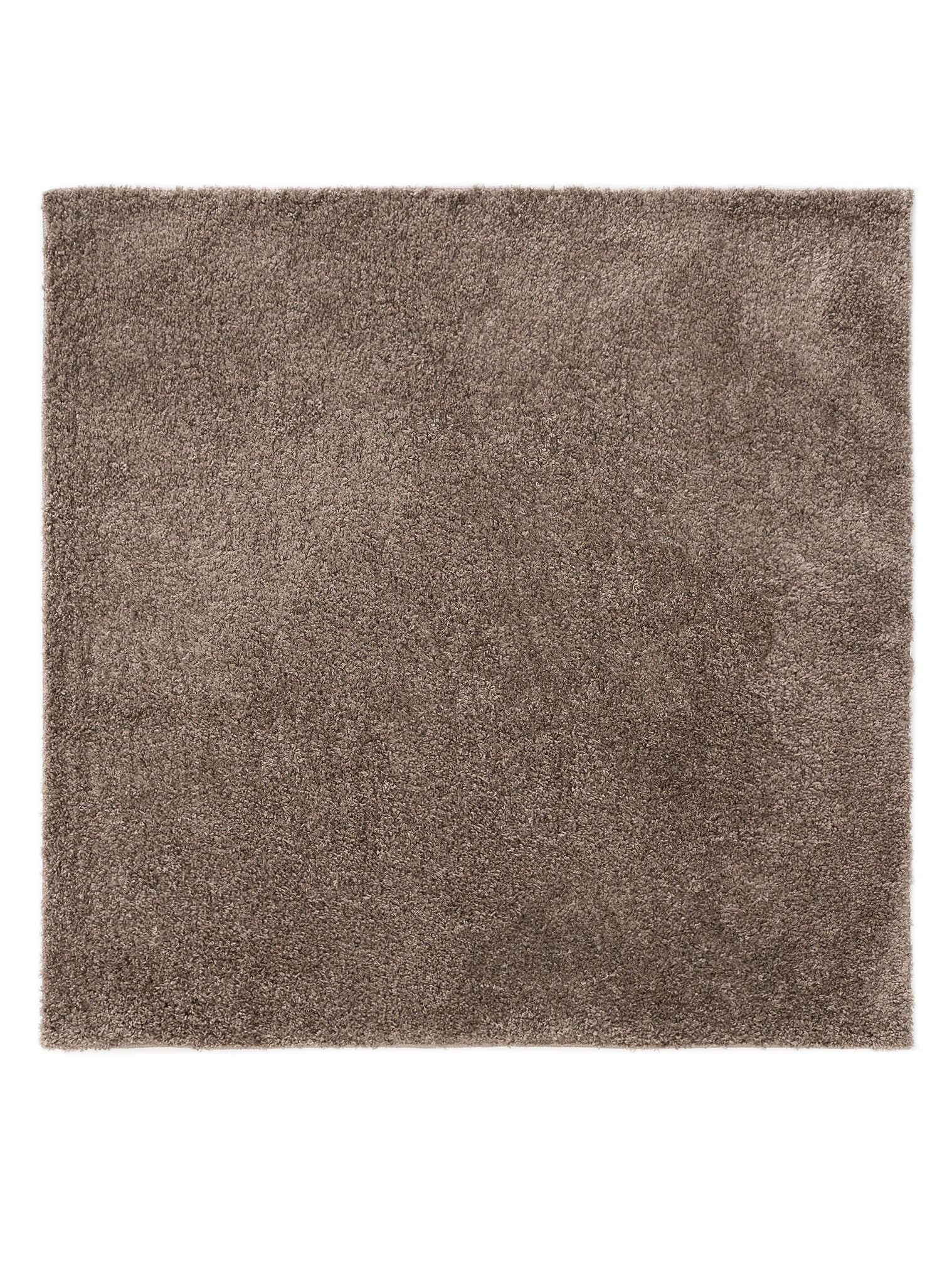 Teppich aus 100% Polypropylen in Taupe mit 31 bis 40 mm hohem Flor von benuta Basic