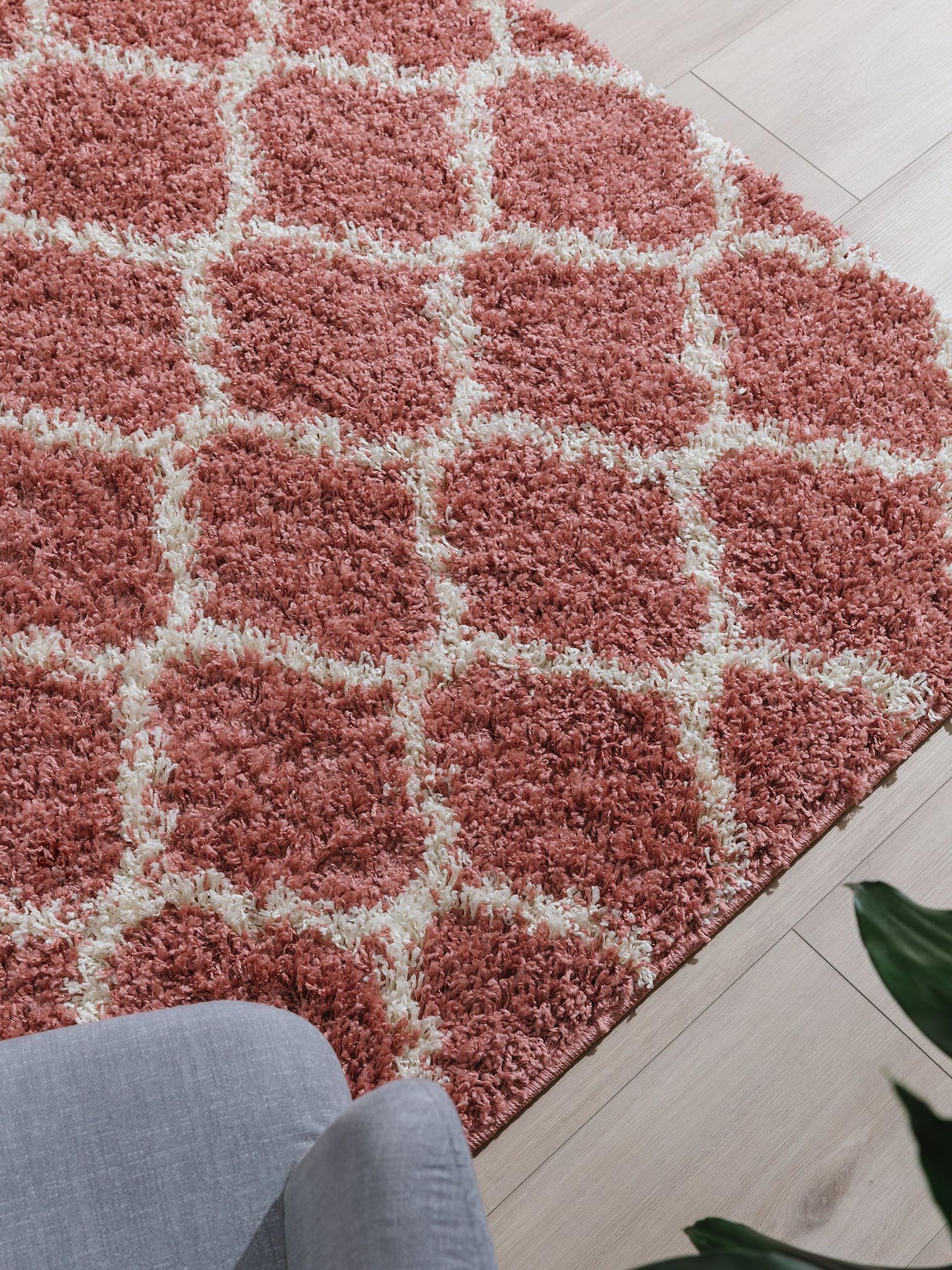Tapis en 100% Polypropylène en Rose avec une pile de 31 - 40 mm de hauteur de benuta Pop