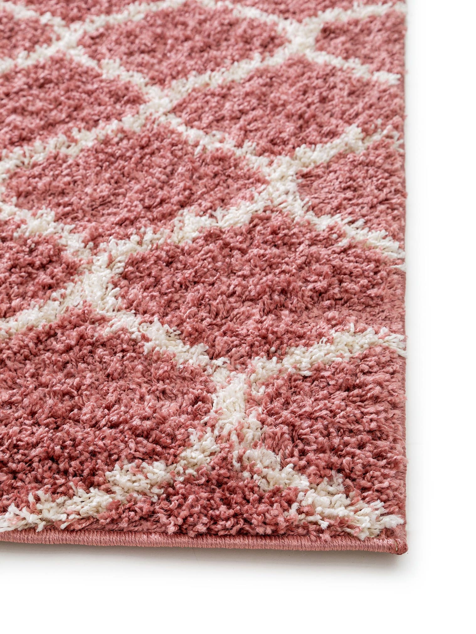 Tapis en 100% Polypropylène en Rose avec une pile de 31 - 40 mm de hauteur de benuta Pop
