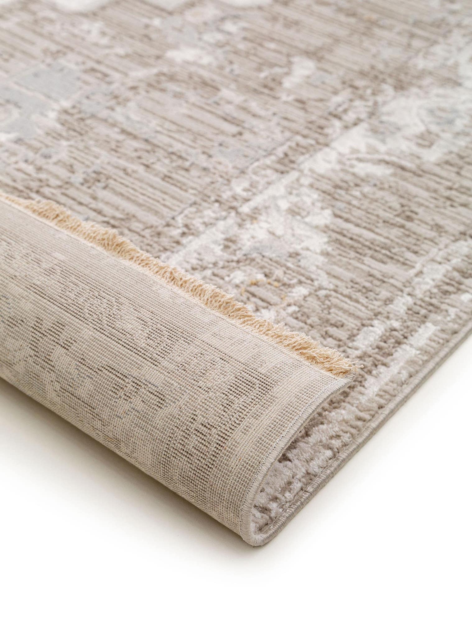 Teppich aus 65% Viskose, 35% Polyester in Beige mit 6 bis 10 mm hohem Flor von benuta Nest