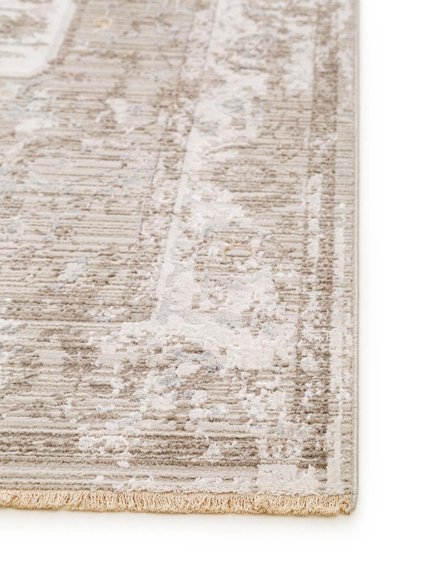 Teppich aus 65% Viskose, 35% Polyester in Beige mit 6 bis 10 mm hohem Flor von benuta Nest