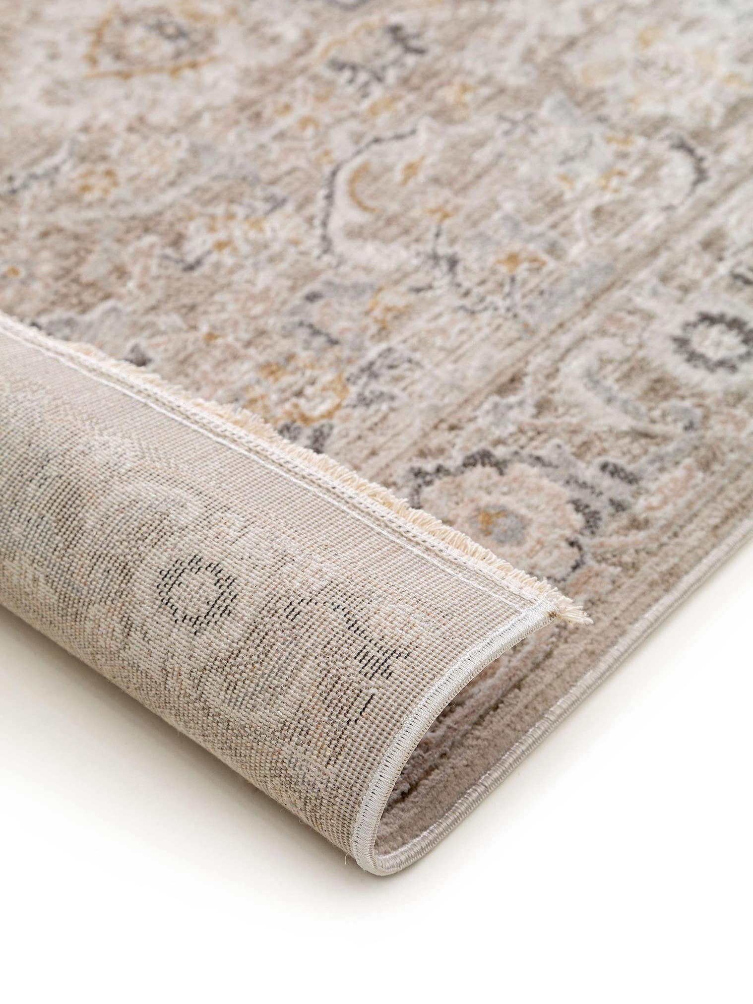 Matta av 65% Viskos, 35% Polyester i Grå med 6 - 10 mm hög lugg från benuta Nest