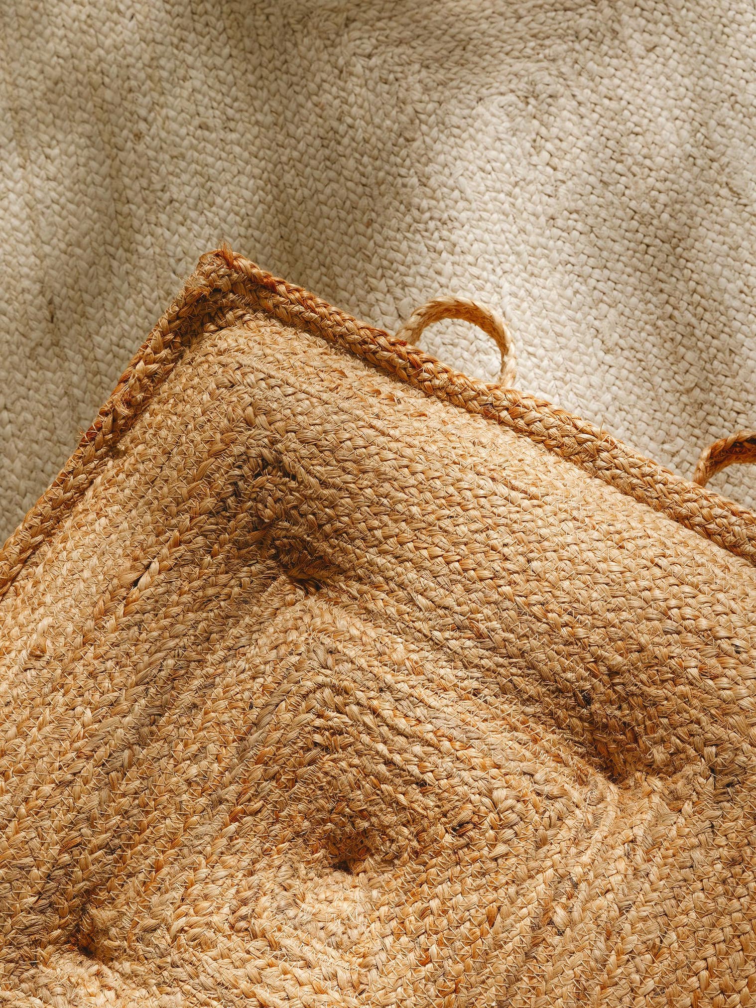 Bodenkissen Jutta Hellbraun im Design  aus 80% Jute, 20% Baumwolle von benuta Pure