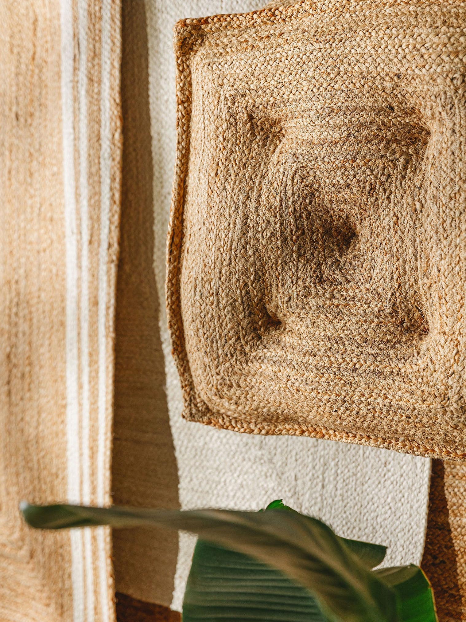Bodenkissen Jutta Hellbraun im Design  aus 80% Jute, 20% Baumwolle von benuta Pure