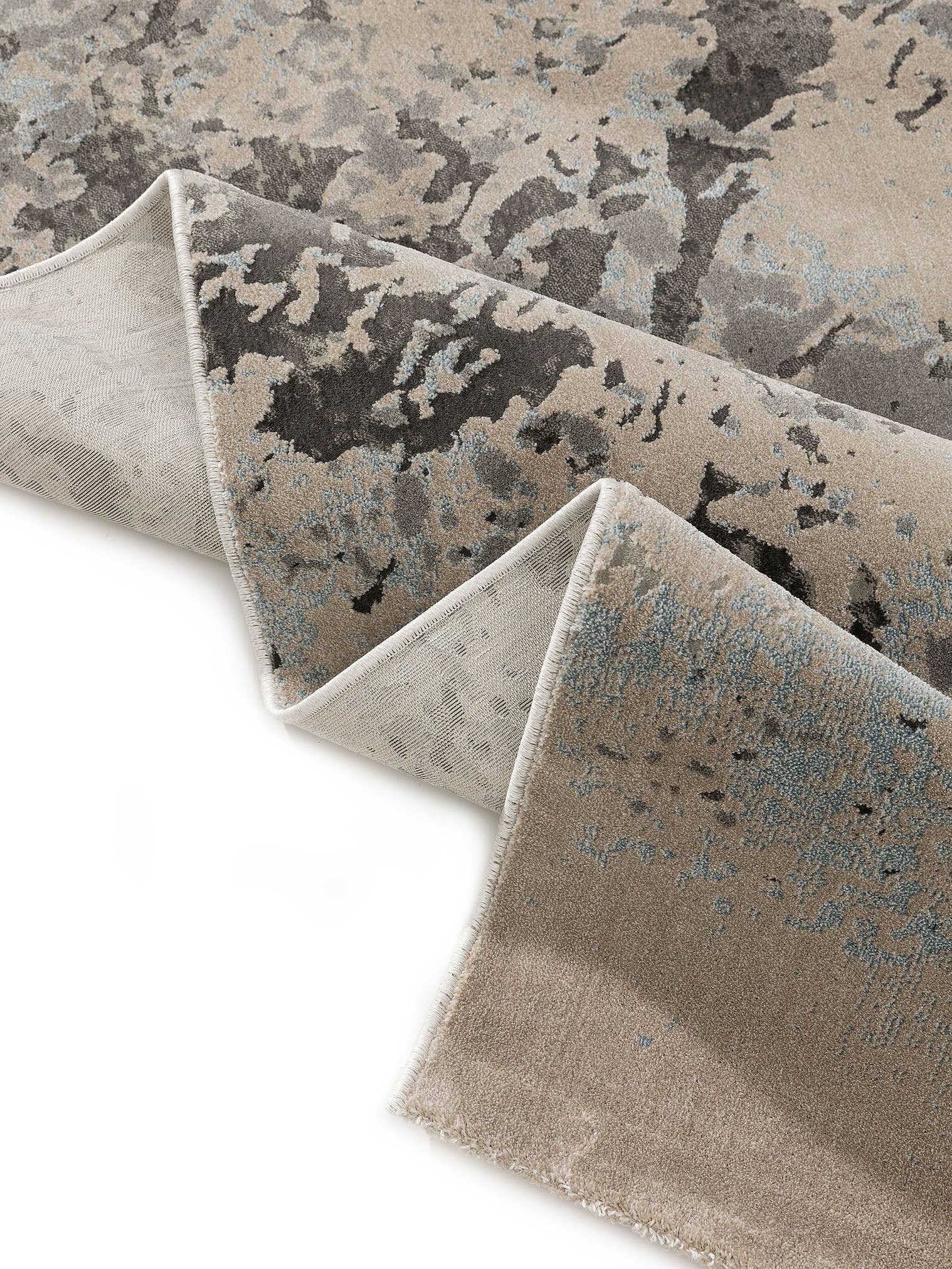 Tapijt van 100% Polyester in Grijs met een 6 - 10 mm hoge pool van benuta Nest