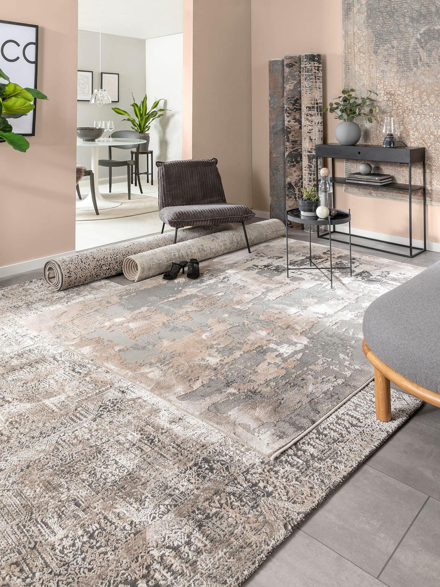 Tapis en 100% Polyester en Gris avec une pile de 6 - 10 mm de hauteur de benuta