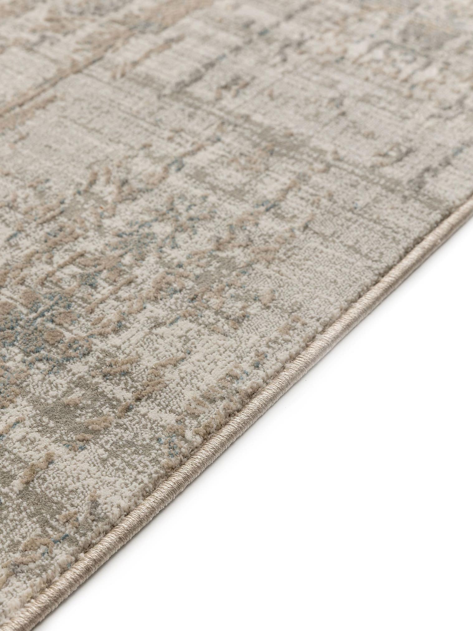 Teppich aus 100% Polyester in Grau mit 6 bis 10 mm hohem Flor von benuta Nest