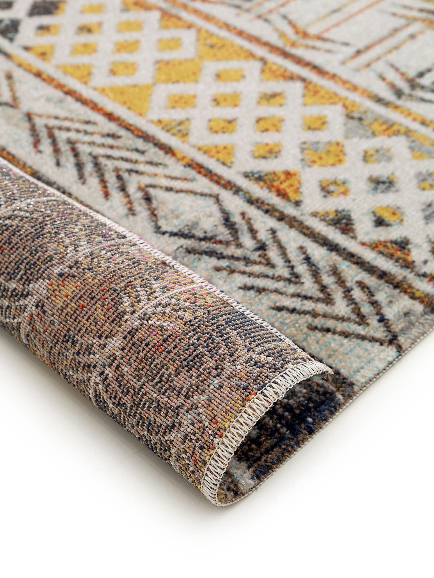 Teppich aus 100% Polypropylen in Multicolor mit bis 5 mm hohem Flor von benuta Nest