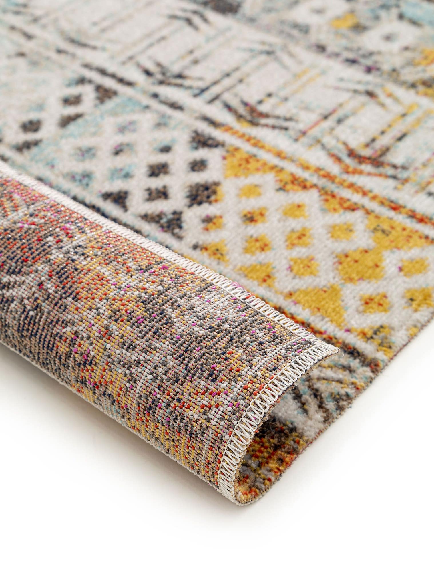 Teppich aus 100% Polypropylen in Multicolor mit bis 5 mm hohem Flor von benuta Nest