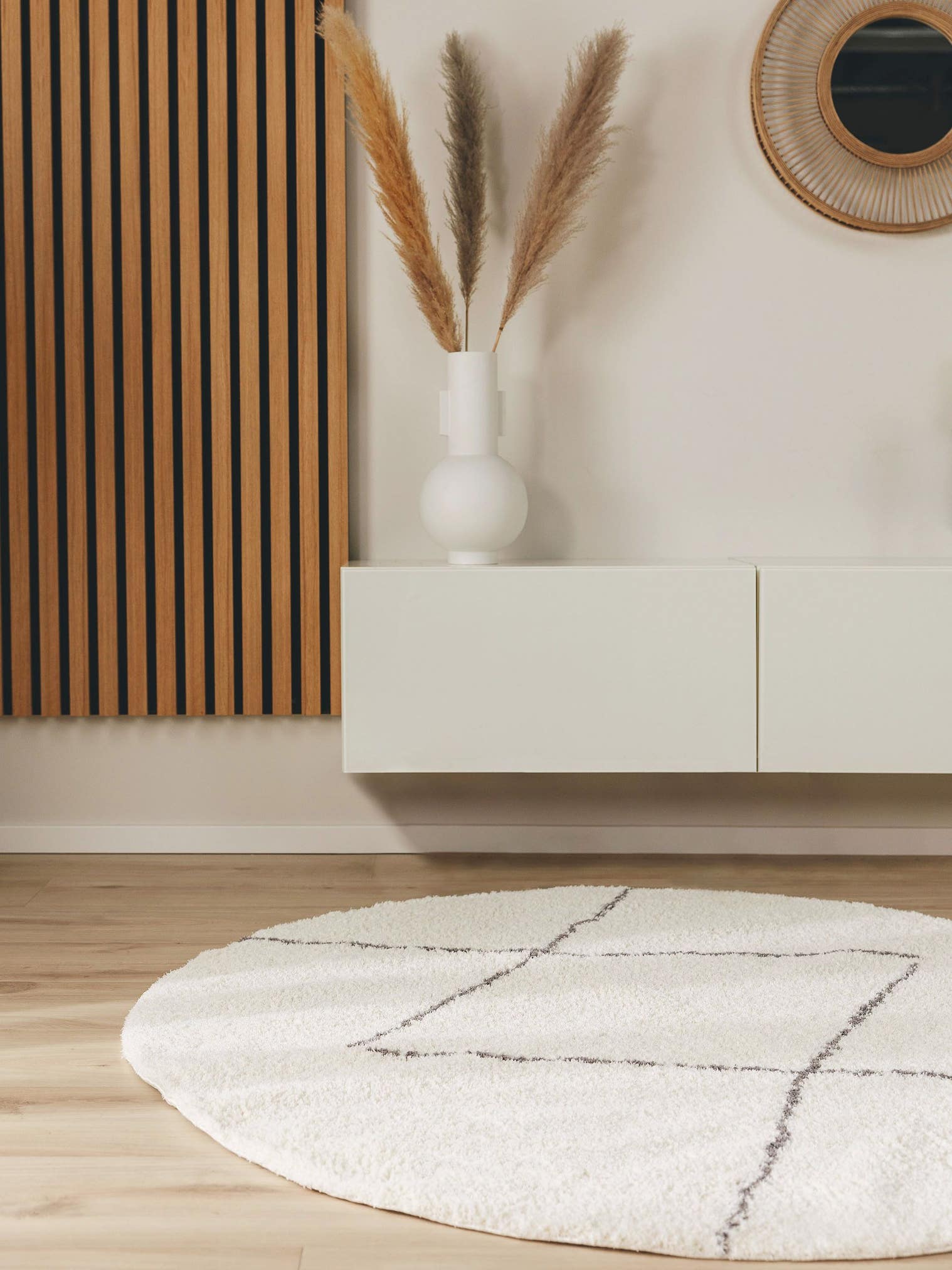 Tapijt van 100% Polyester (microfiber) in Beige met een 21 - 30 mm hoge pool van benuta Nest