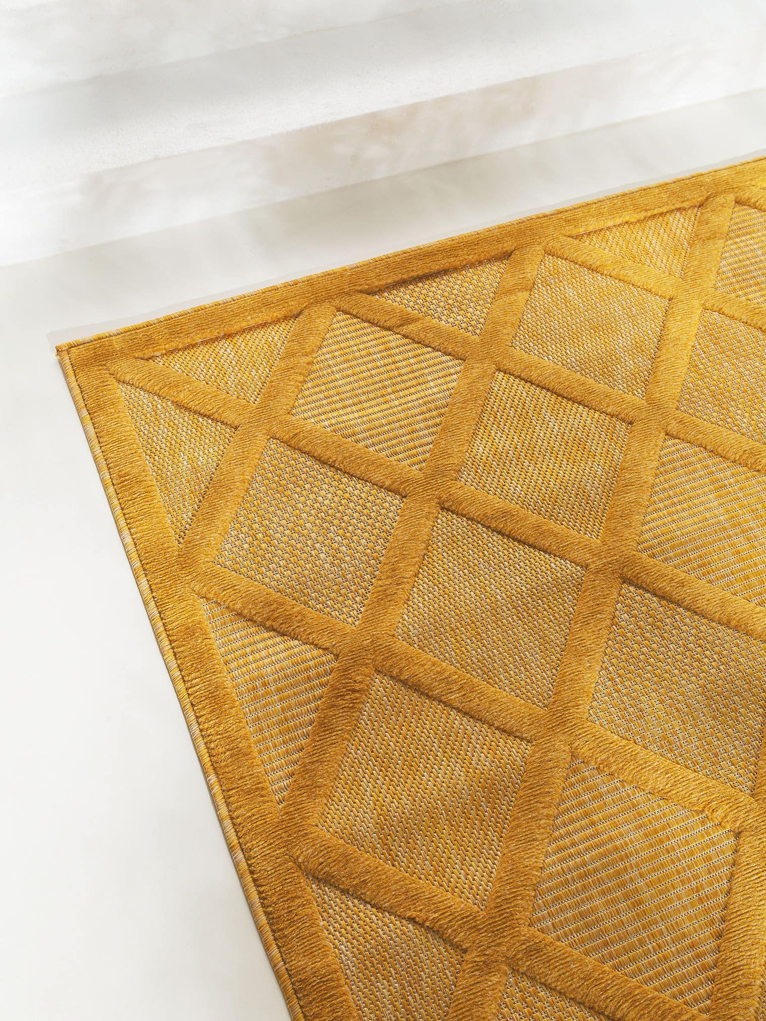 Alfombra de 100% Polipropileno en Amarillo con un pelo de {{Placeholder_Pile Height}} de altura de benuta Nest