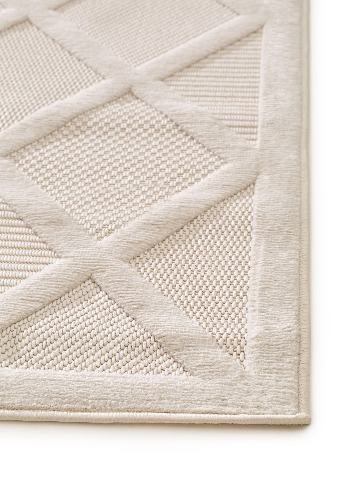 Teppich aus 100% Polypropylen in Beige mit bis 5 mm hohem Flor von benuta Nest