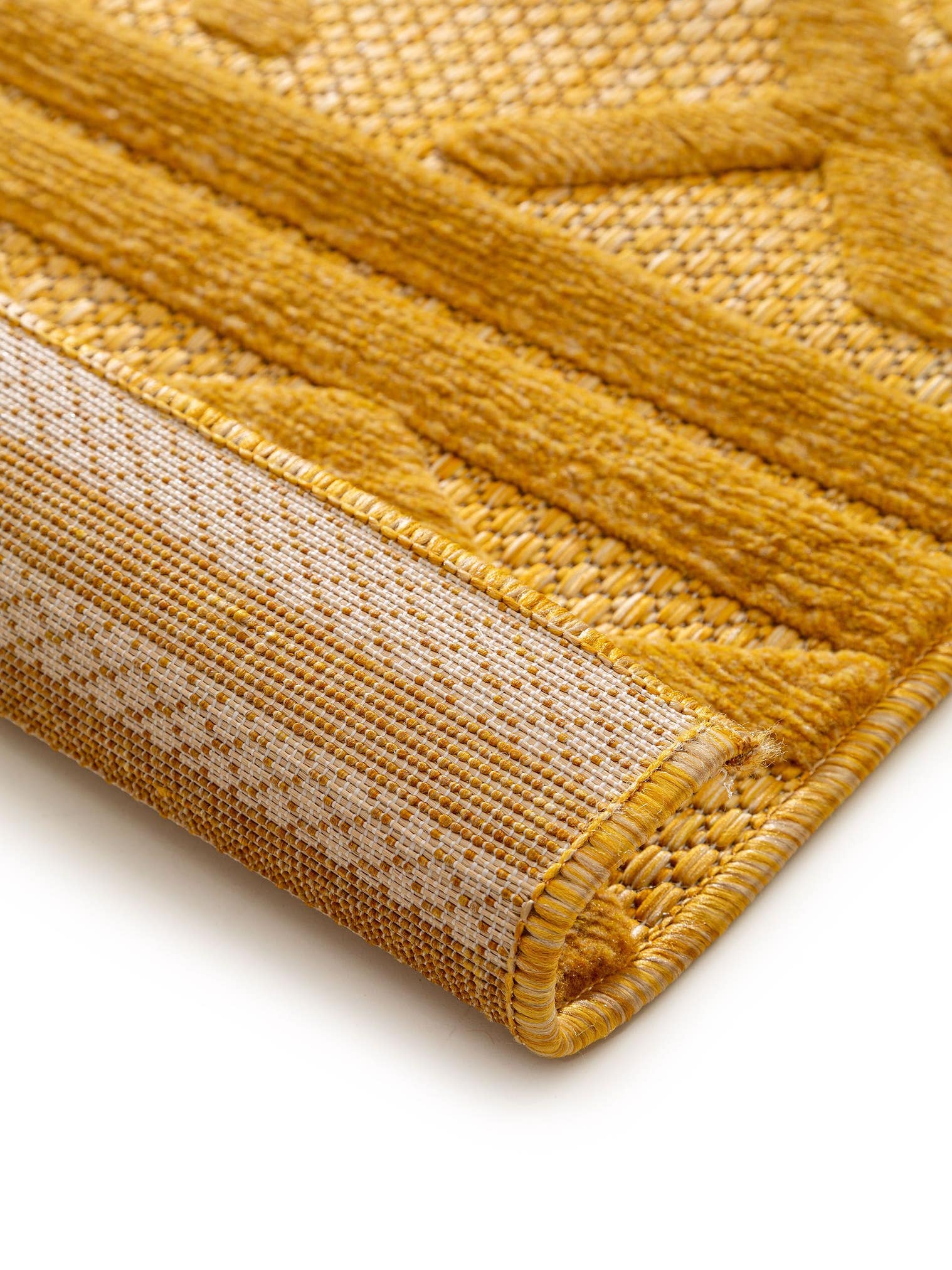 Teppich aus 100% Polypropylen in Gelb mit bis 5 mm hohem Flor von benuta Nest