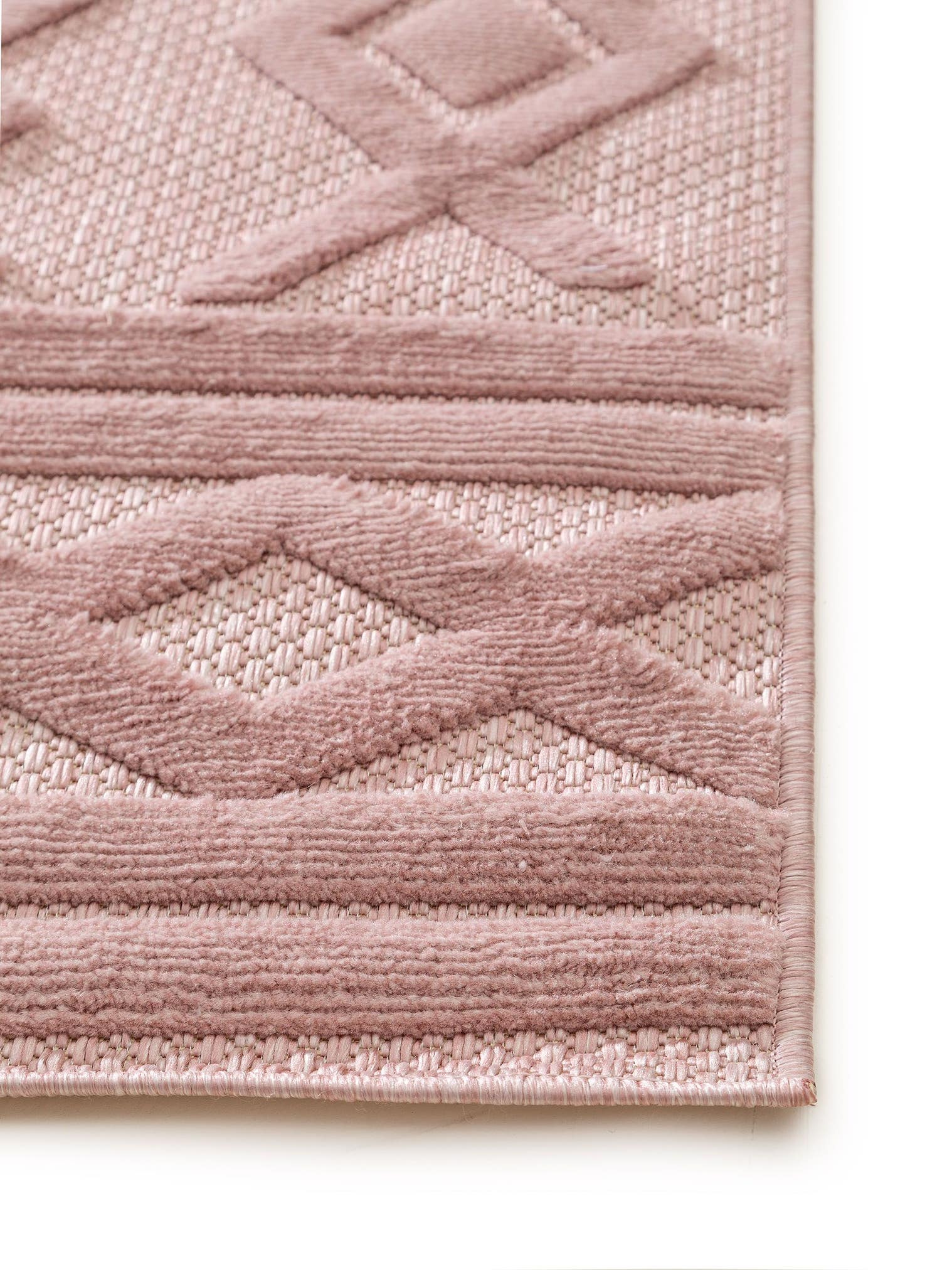 Tapis en 100% Polypropylène en Rose avec une pile de 1- 5 mm de hauteur de benuta Nest