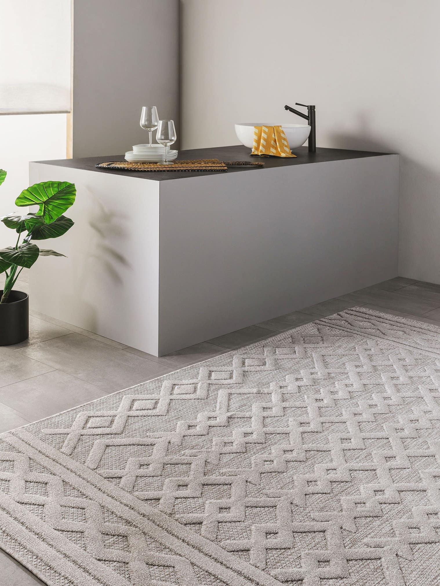 Tapis en 100% Polypropylène en Gris avec une pile de 1- 5 mm de hauteur de benuta Nest