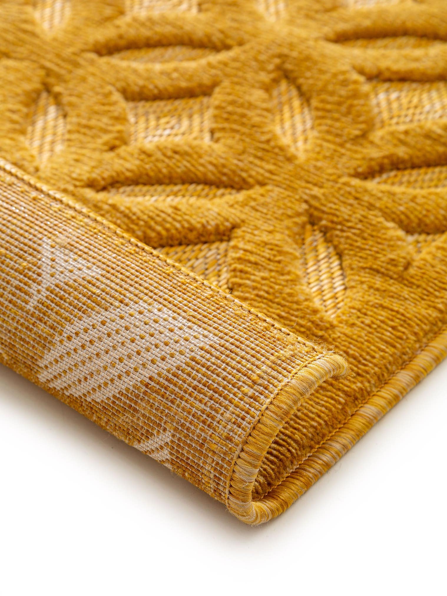 Teppich aus 100% Polypropylen in Gelb mit bis 5 mm hohem Flor von benuta Nest