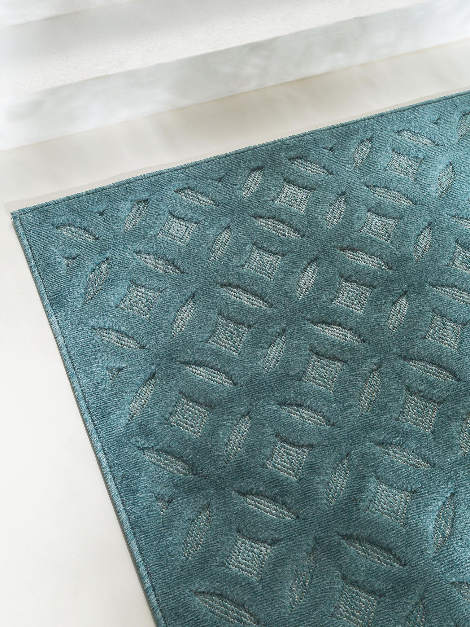 Rug made of 100% Polypropylene in Turquoise with a 1- 5 mm high pile by benuta Nest