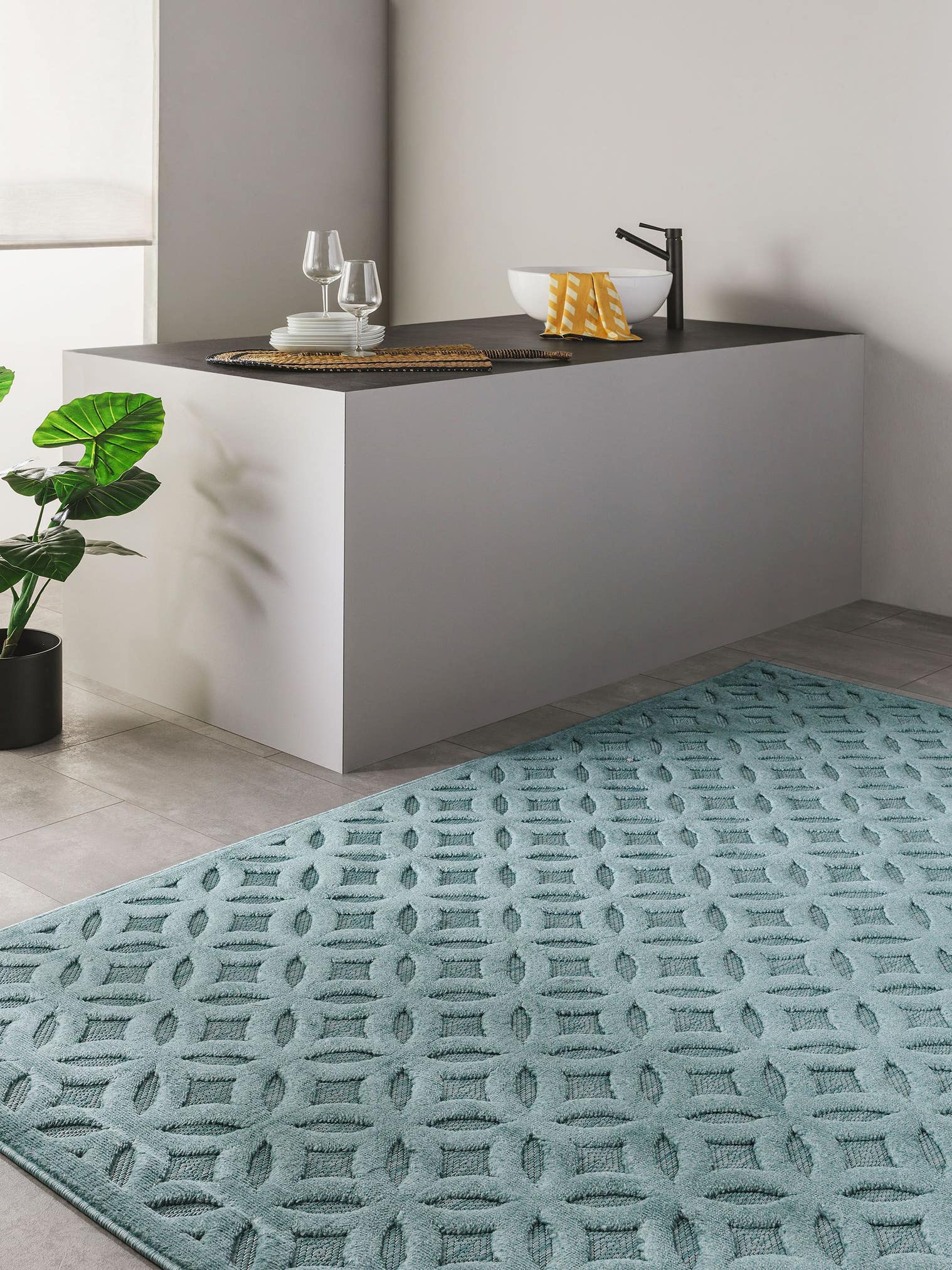 Rug made of 100% Polypropylene in Turquoise with a 1- 5 mm high pile by benuta Nest