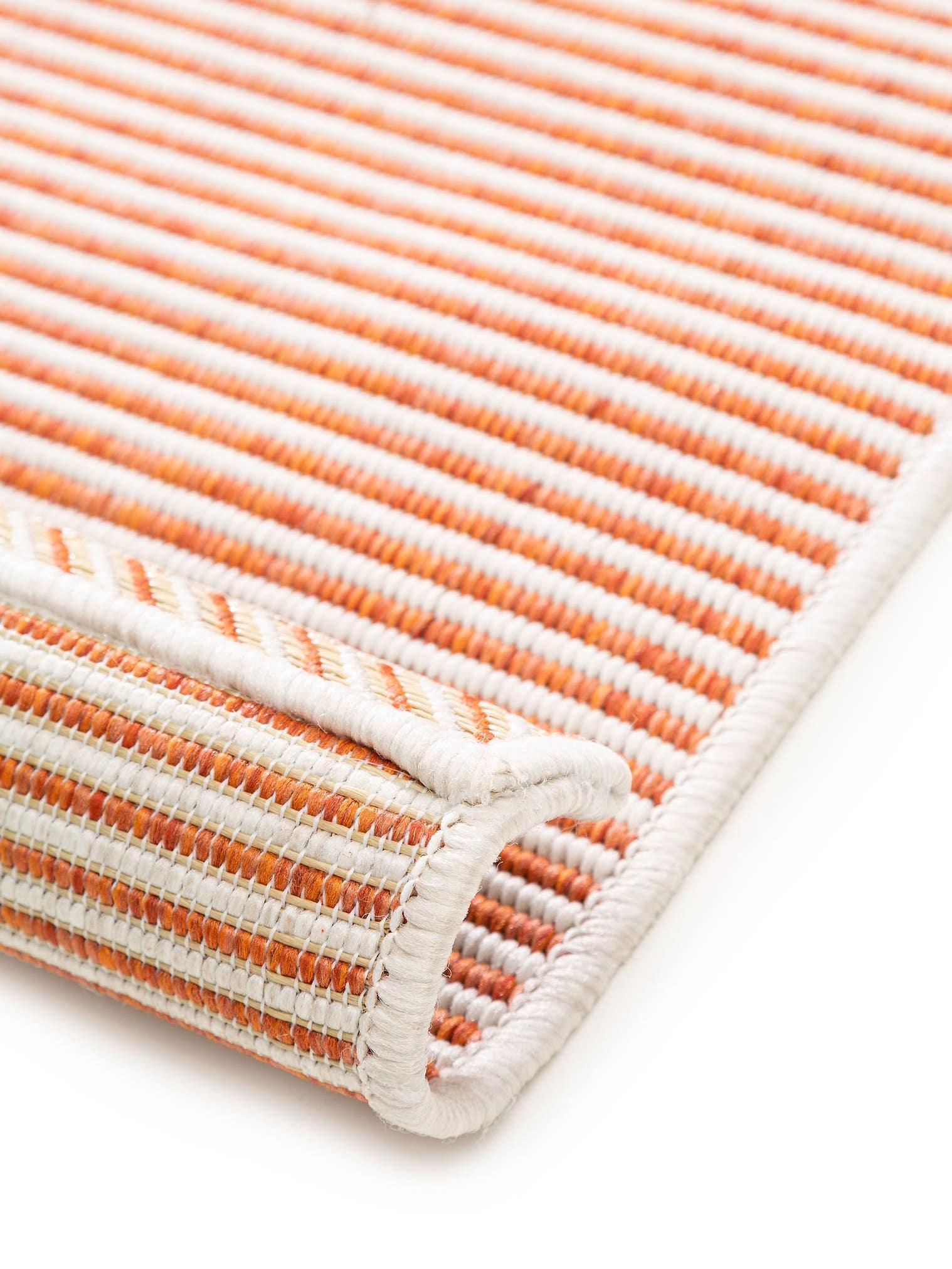 Teppich aus 100% Polypropylen in Orange mit bis 5 mm hohem Flor von benuta Nest