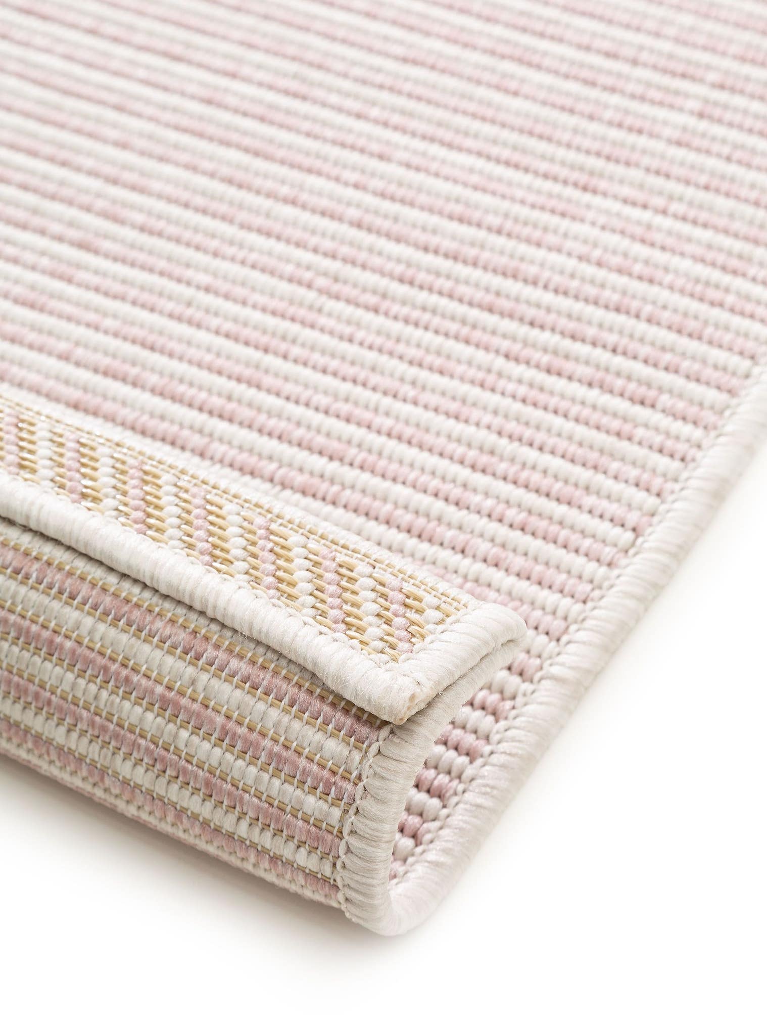 Teppich aus 100% Polypropylen in Rosa mit bis 5 mm hohem Flor von benuta Nest